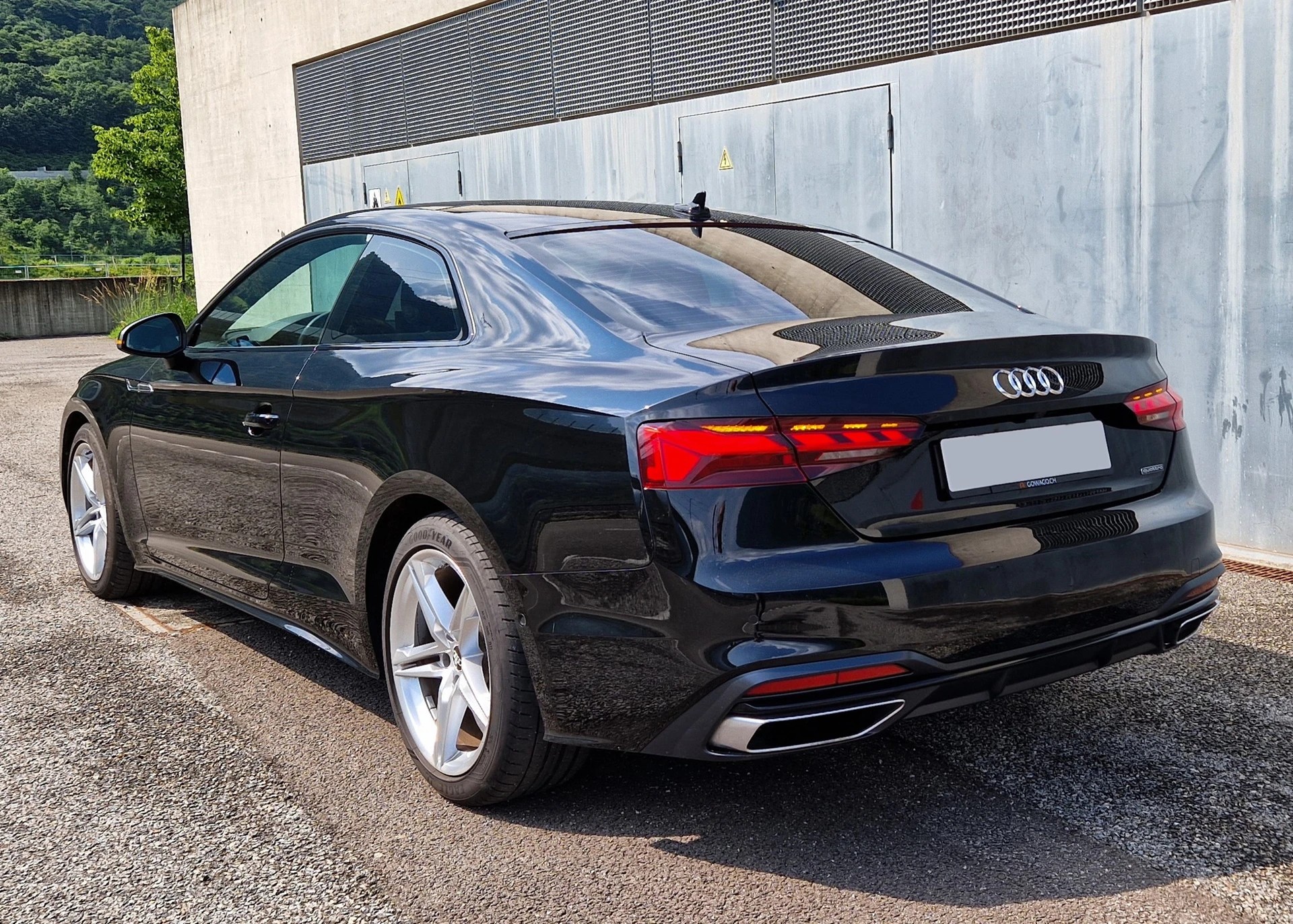 AUDI A5 Coupé 40 TDI advanced quattro S-tronic-image-2