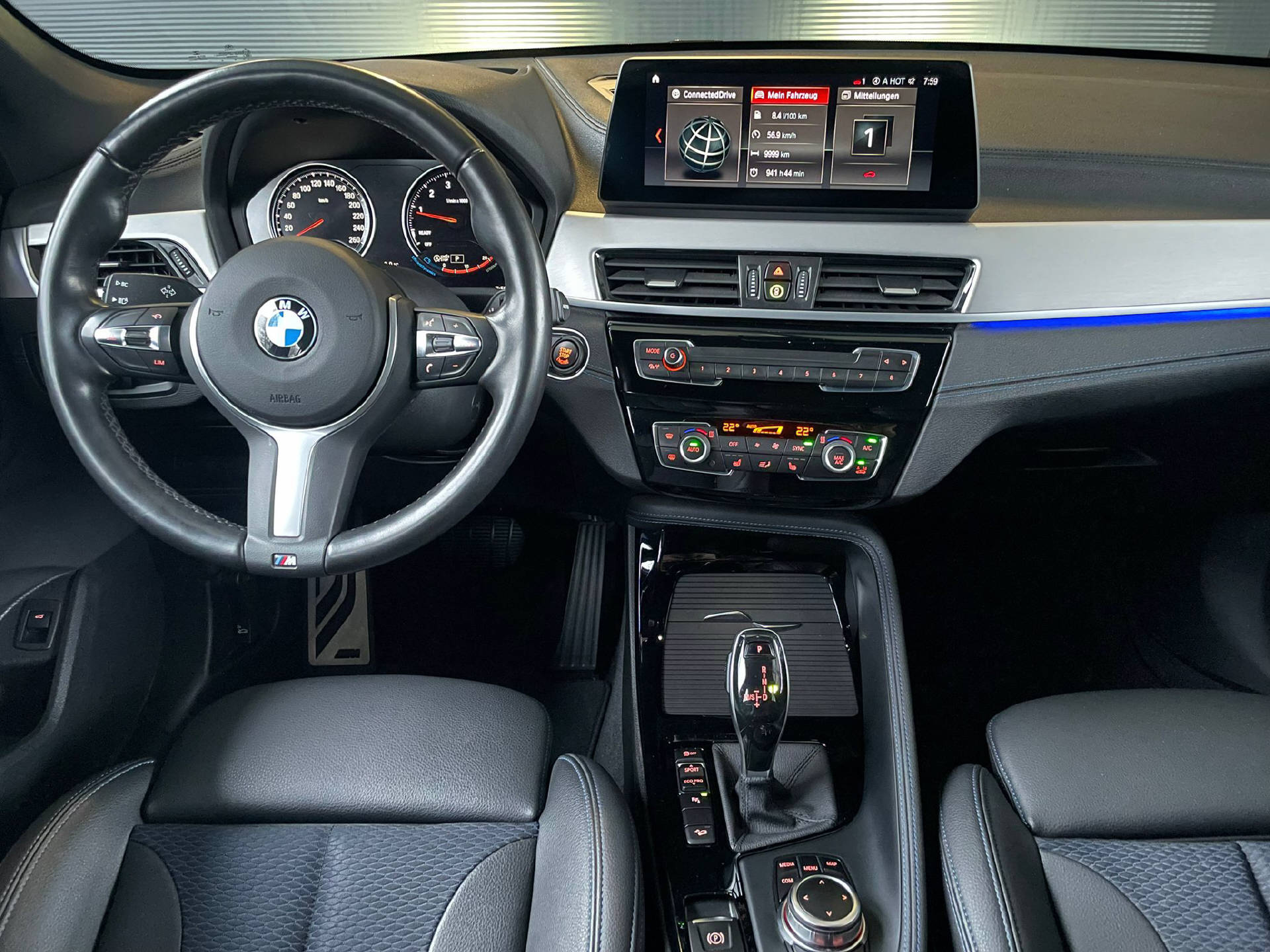 BMW X1 20i xDrive-image-6