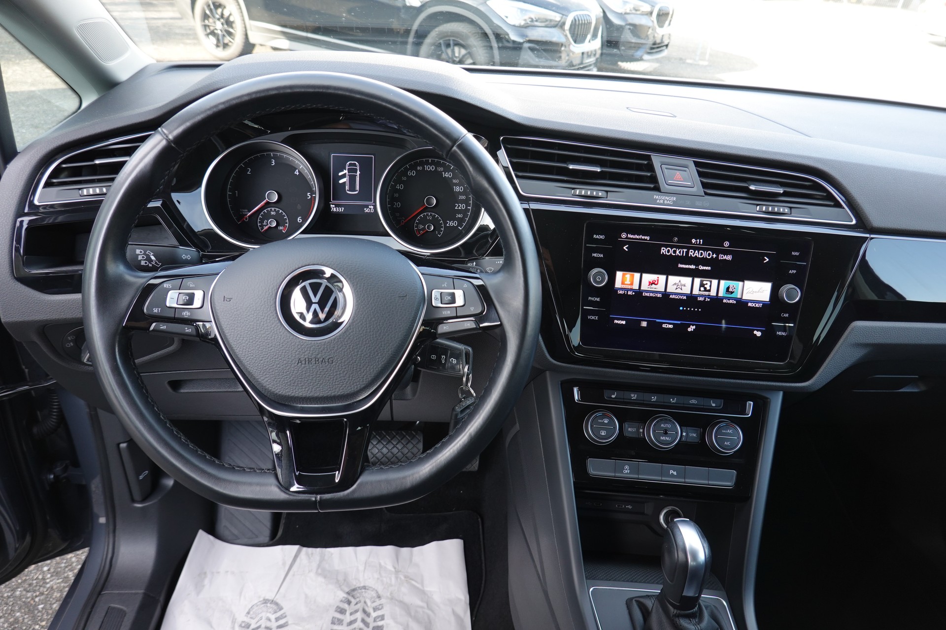 VW TOURAN 2.0 TDI - BLUE MOTION TECHNOLOG - "COMFORTLINE" - DSG - 150 PS-image-9