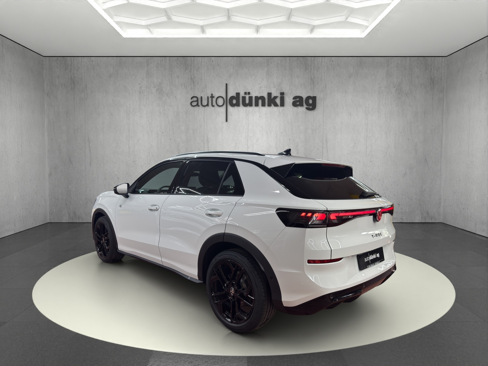 VW T-Roc 1.5 eTSI mHEV R-Line DSG-image-2