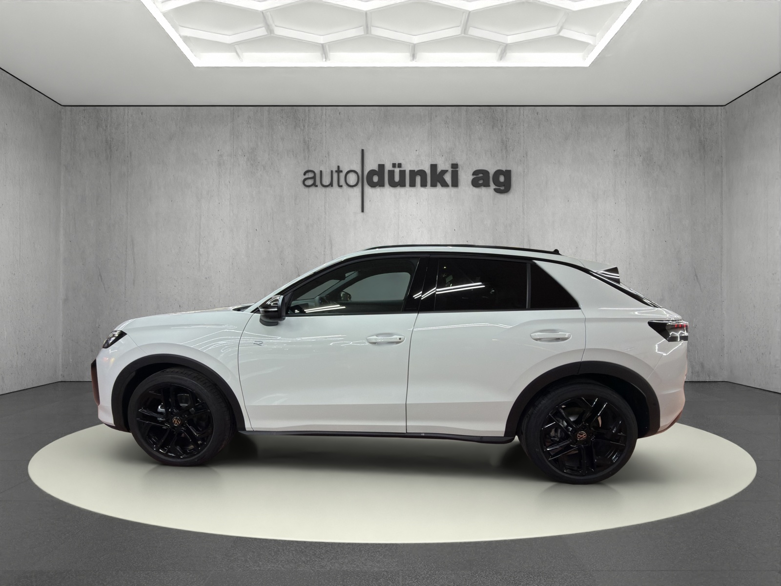 VW T-Roc 1.5 eTSI mHEV R-Line DSG-image-1