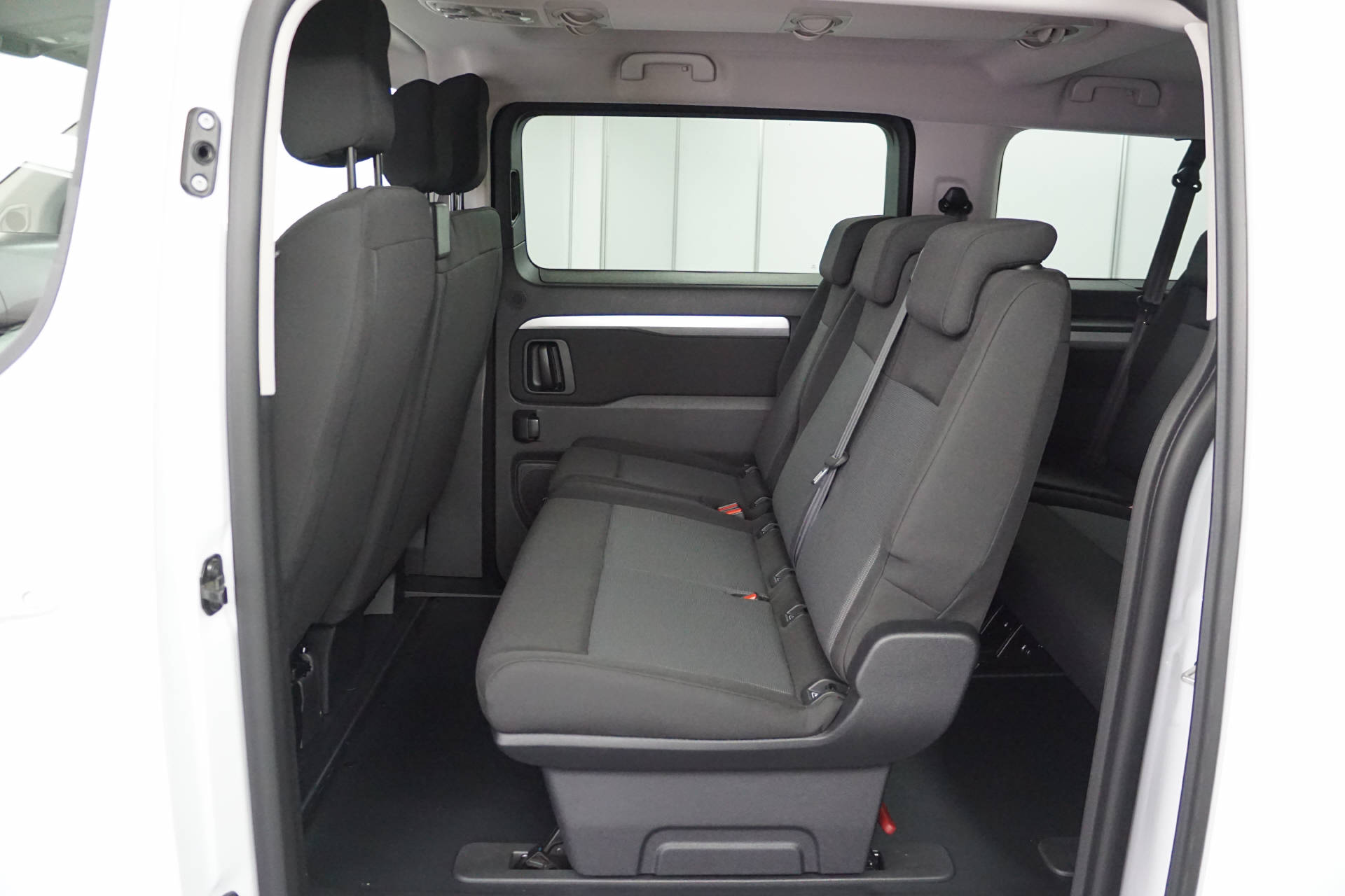 OPEL Zafira Life L 2.0 CDTI 144 Business Edition S/S-image-2