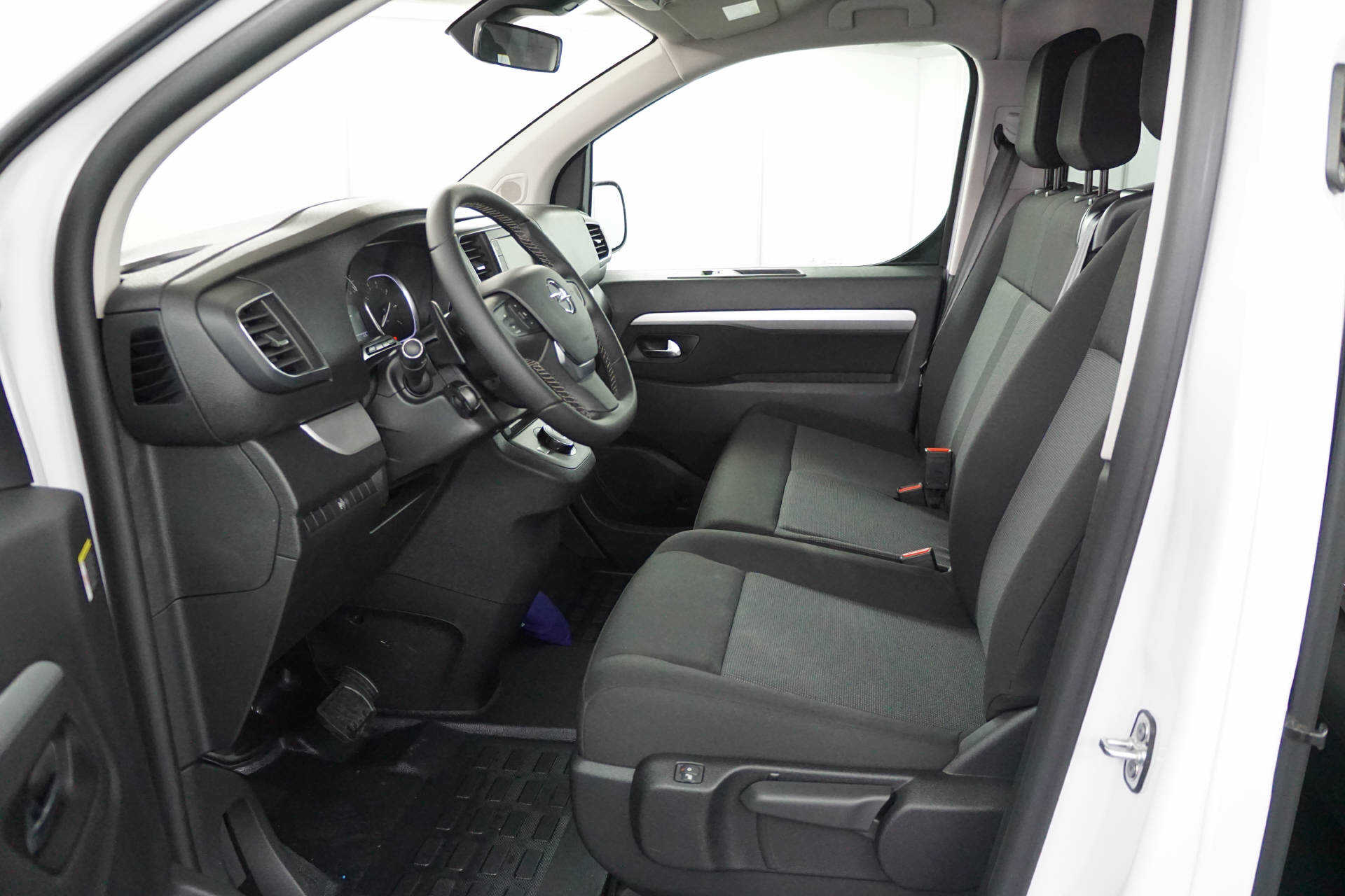 OPEL Zafira Life L 2.0 CDTI 144 Business Edition S/S-image-4