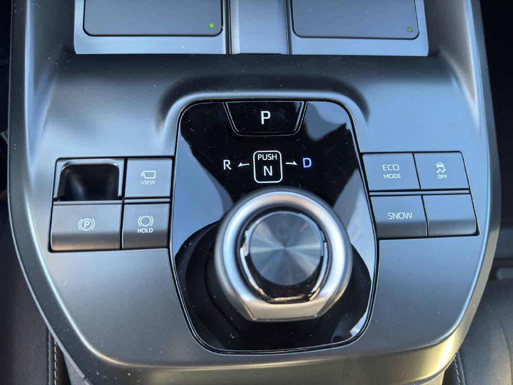 TOYOTA C-HR+ Premium AWD-image-13