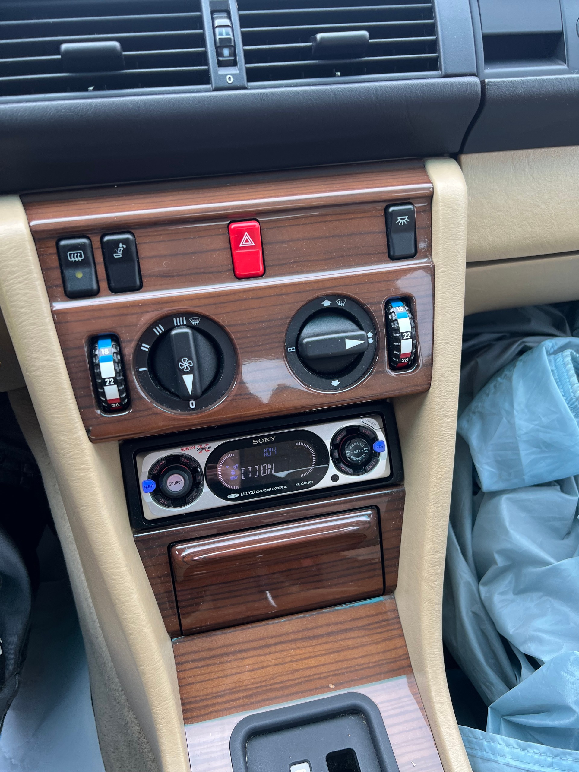 MERCEDES-BENZ 260 E-image-8
