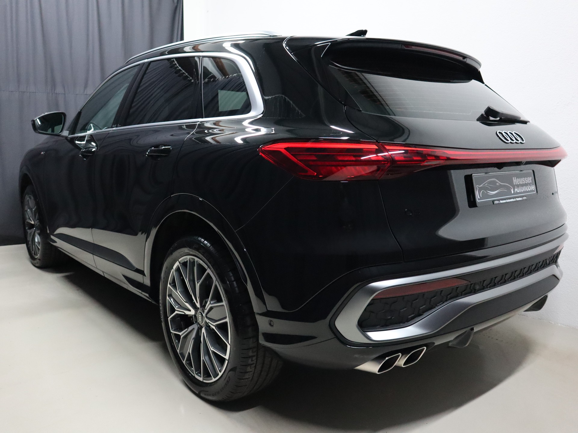 AUDI Q5 TDI quatto 150 kW S-tronic S Line Edition - Navi - MMI Beifahrerdisplay - Matrix LED - Keyless - 360° Kamera - 204 PS-image-4