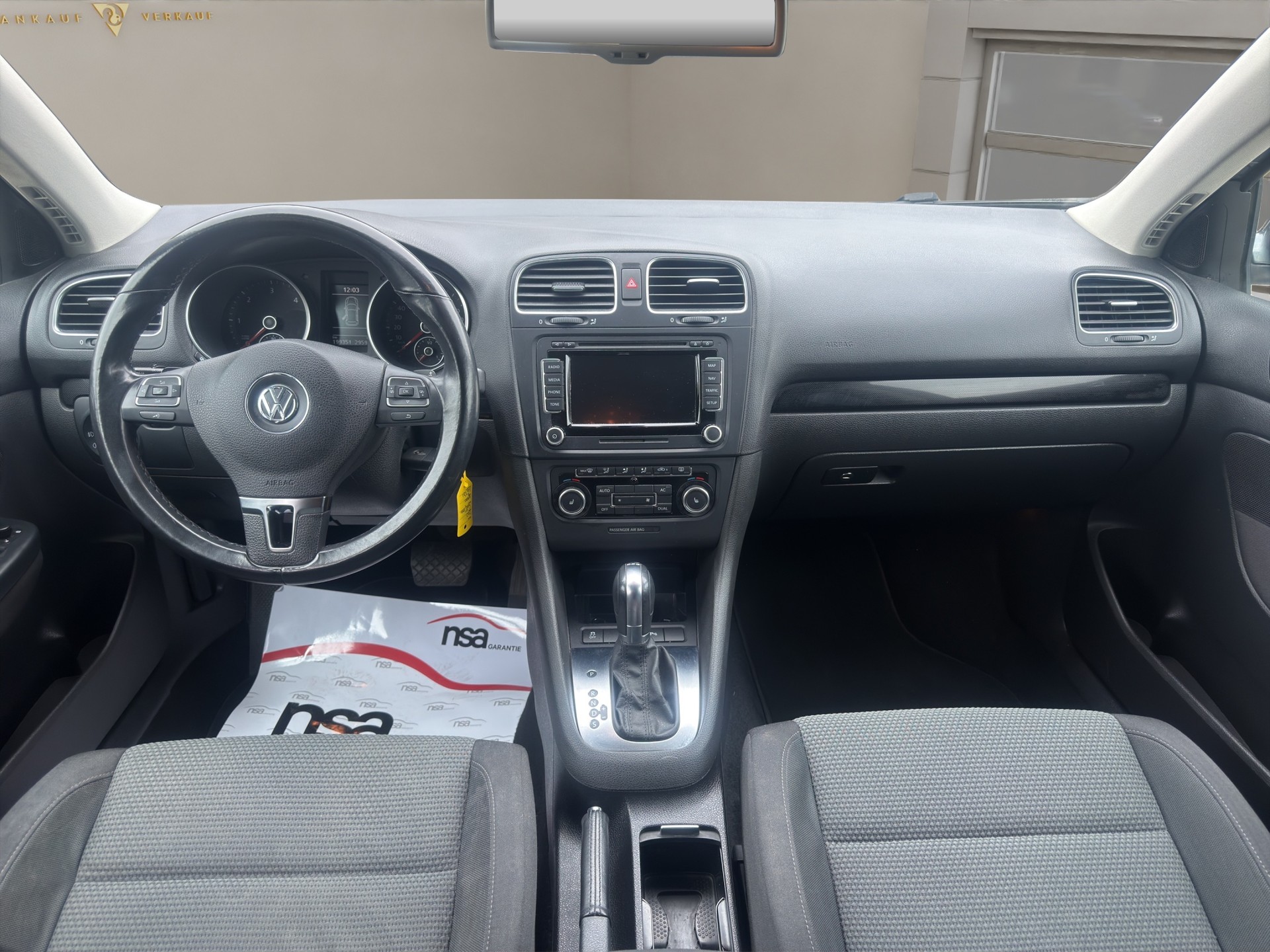 VW Golf Variant 1.6 TDI Trendline DSG-image-12
