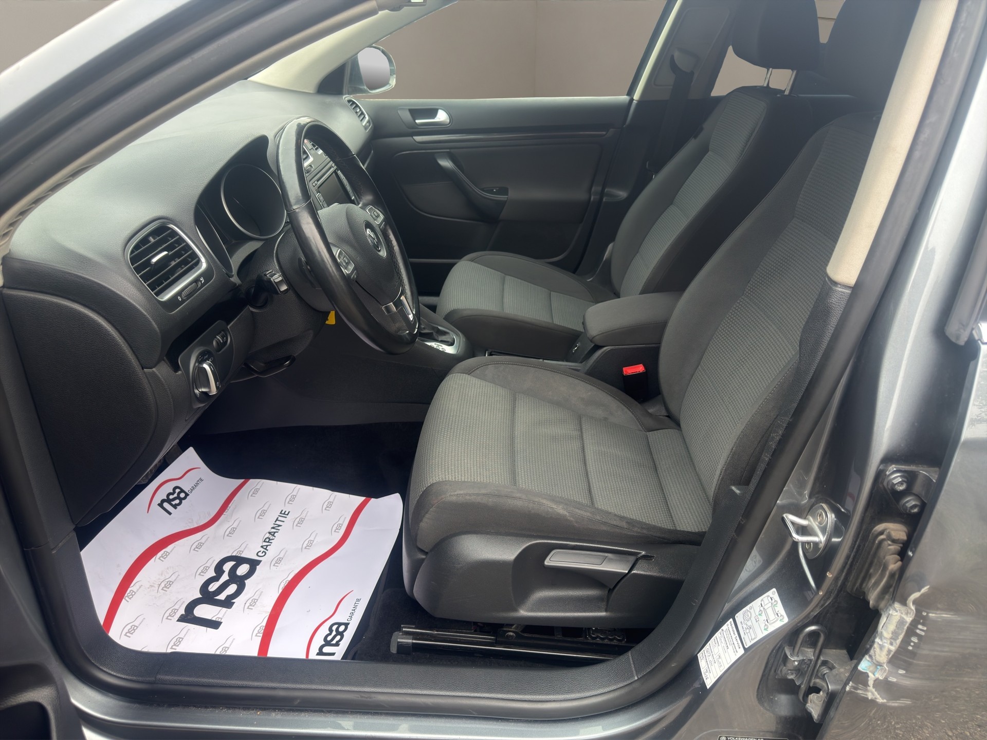 VW Golf Variant 1.6 TDI Trendline DSG-image-9