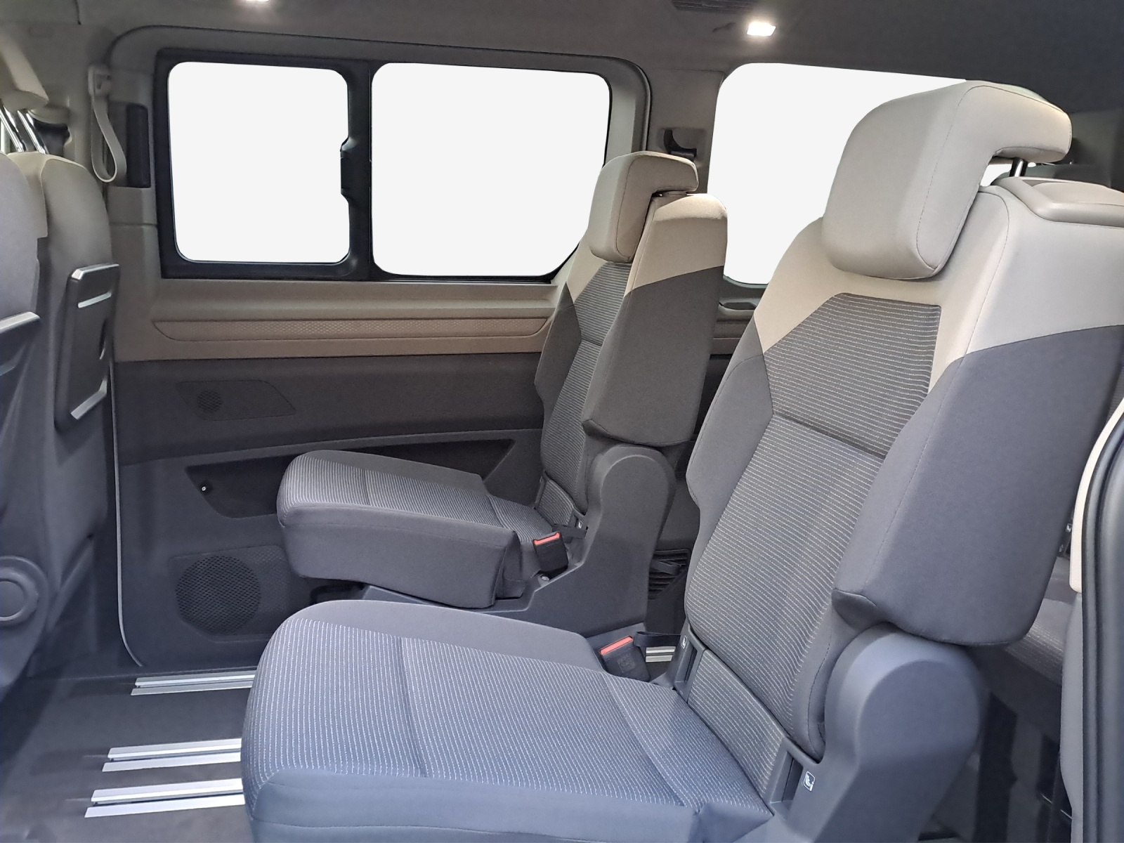 VW Multivan 2.0 TDI Liberty DSG-image-8