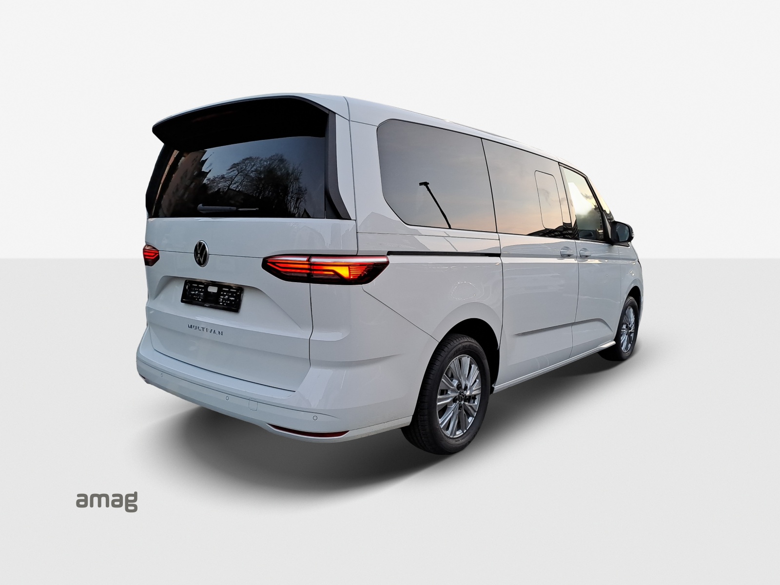 VW Multivan 2.0 TDI Liberty DSG-image-3