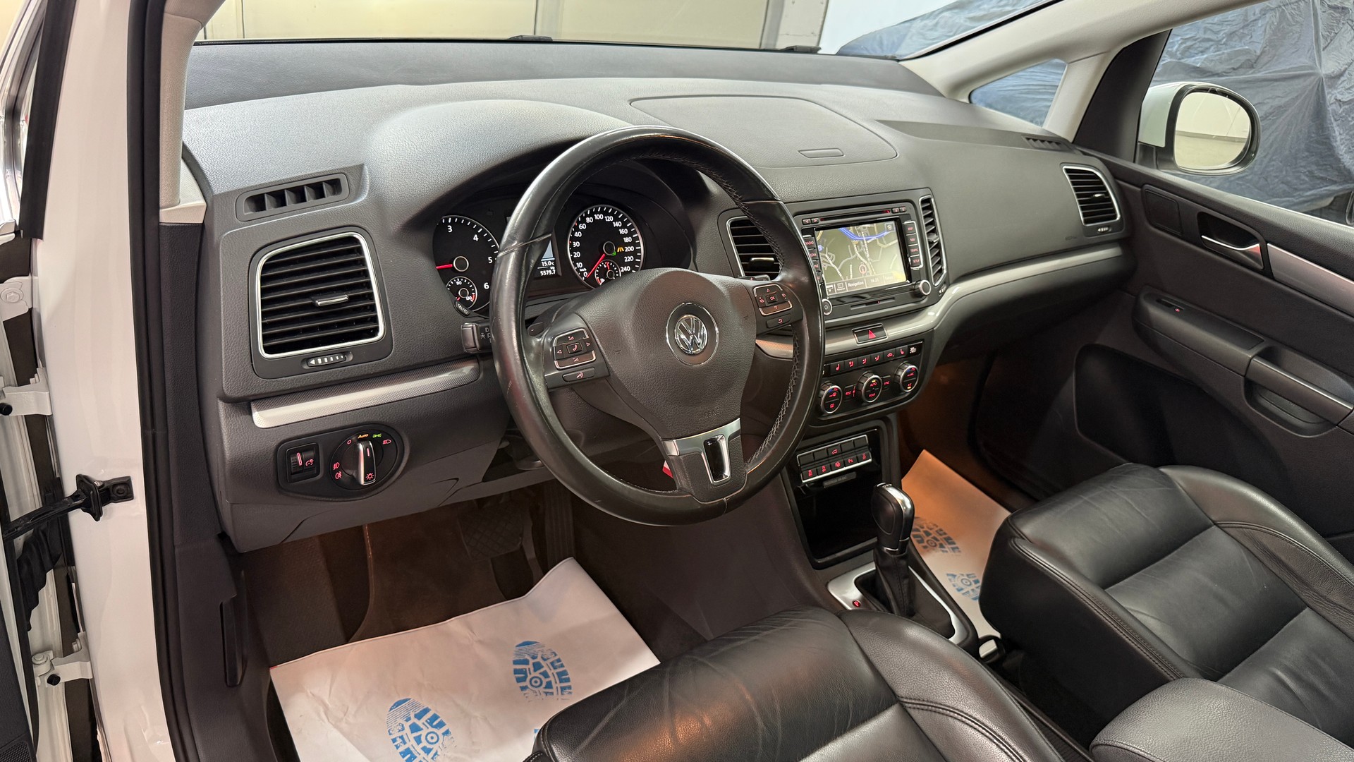 VW Sharan 2.0 TDI BlueMotion Technology Highline DSG, friach ab MFK & Service, 8fach Berädert, 7 Plätze, DAB, BT, Leder, Garantie-image-7