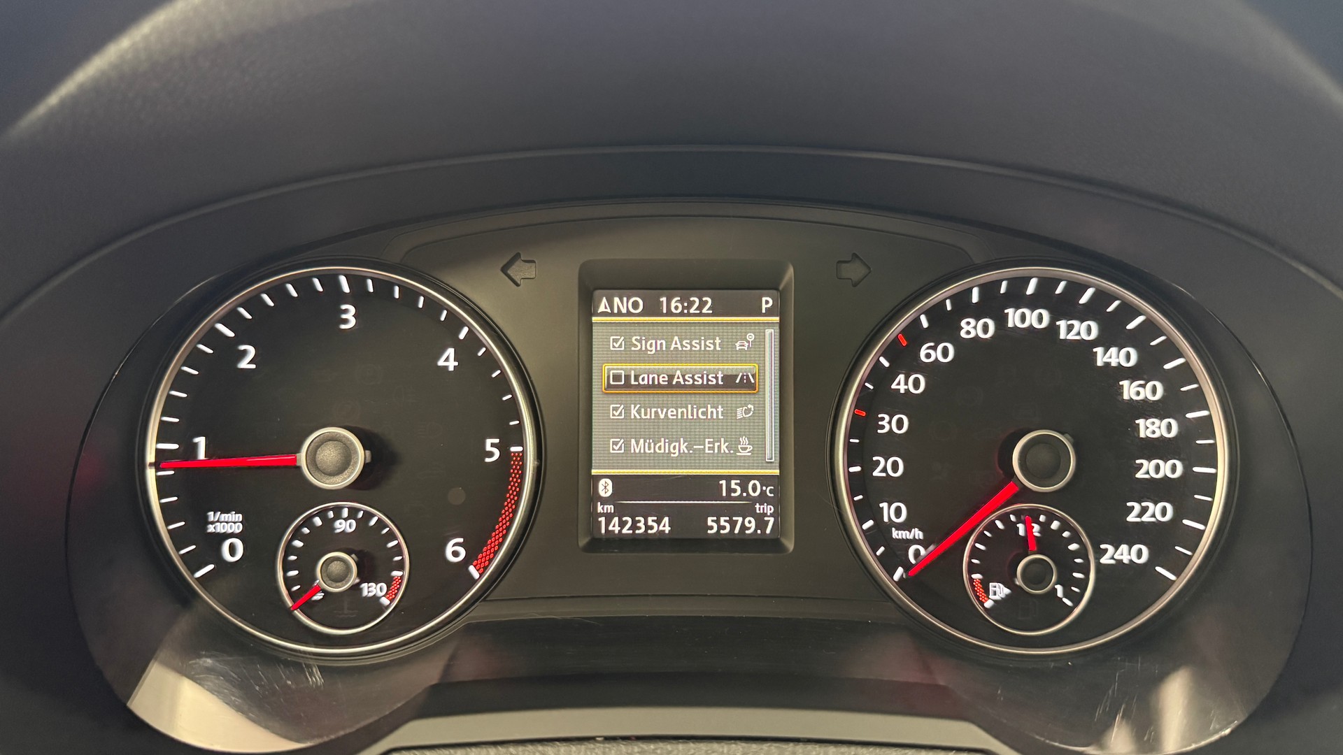 VW Sharan 2.0 TDI BlueMotion Technology Highline DSG, friach ab MFK & Service, 8fach Berädert, 7 Plätze, DAB, BT, Leder, Garantie-image-8