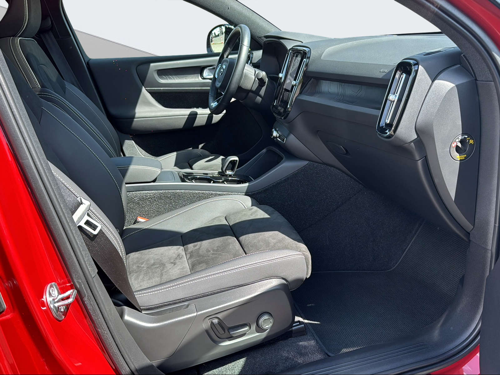 VOLVO C40 Recharge Twin-image-14