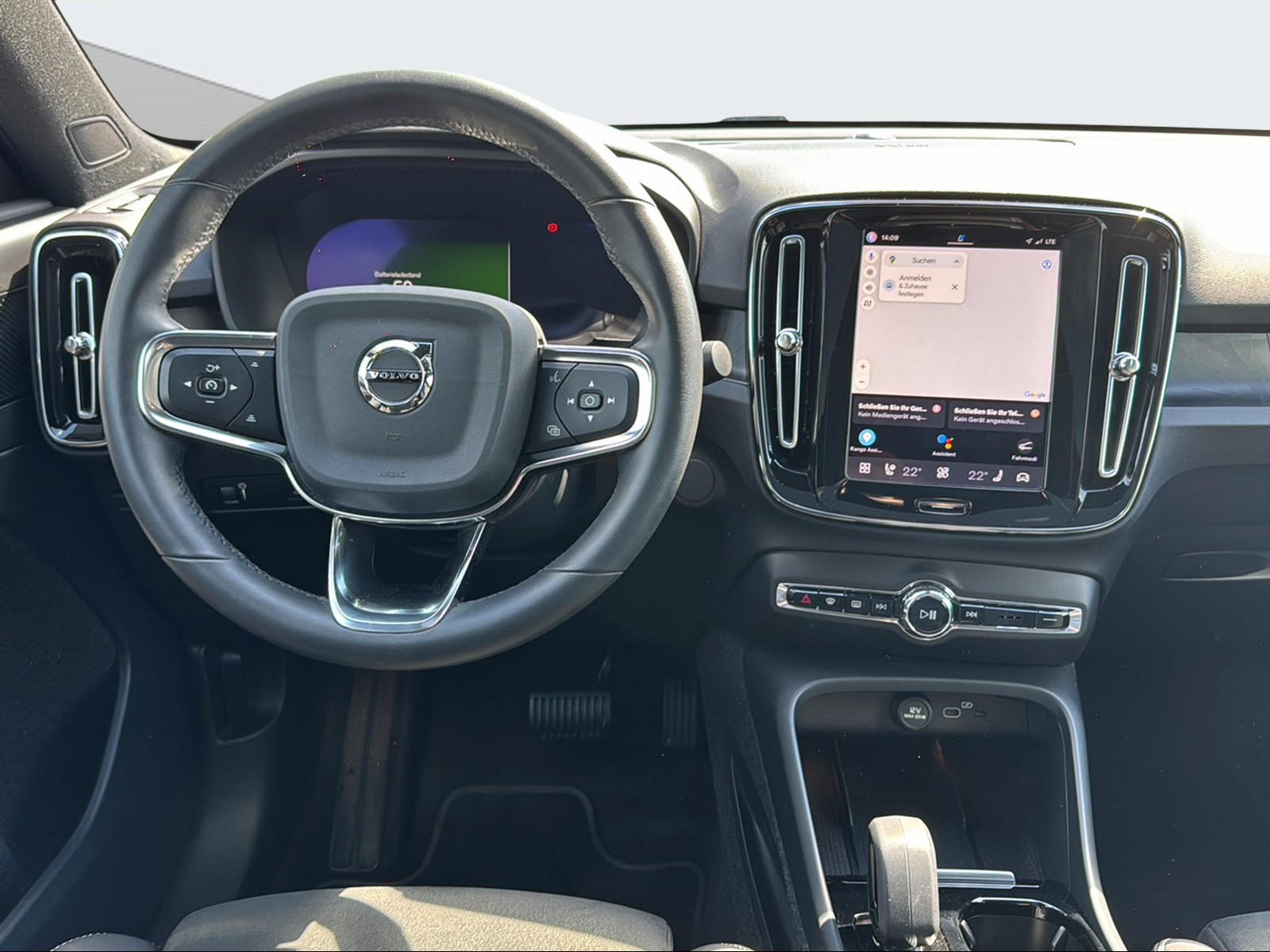 VOLVO C40 Recharge Twin-image-12