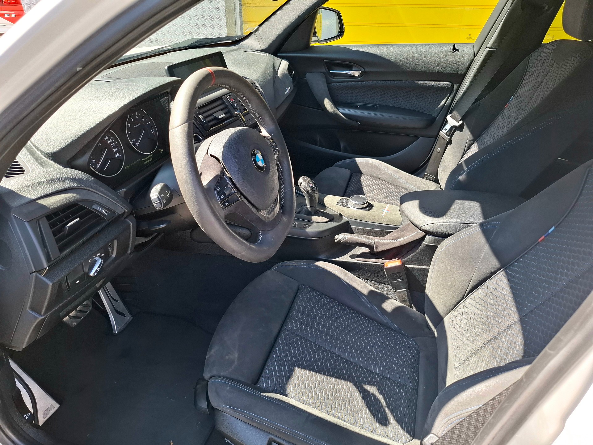 BMW M135i xDrive Steptronic-image-10