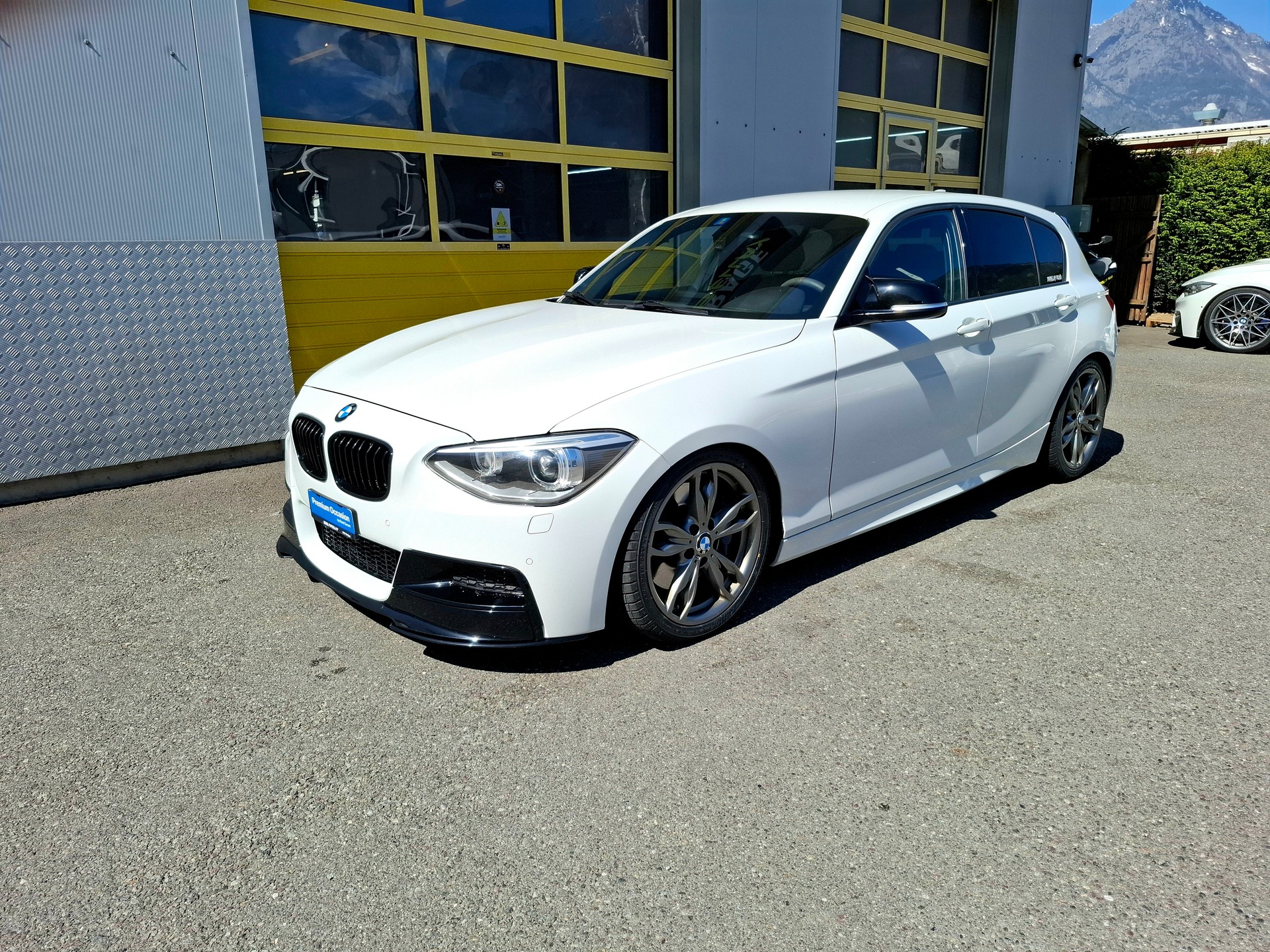 BMW M135i xDrive Steptronic-image-1