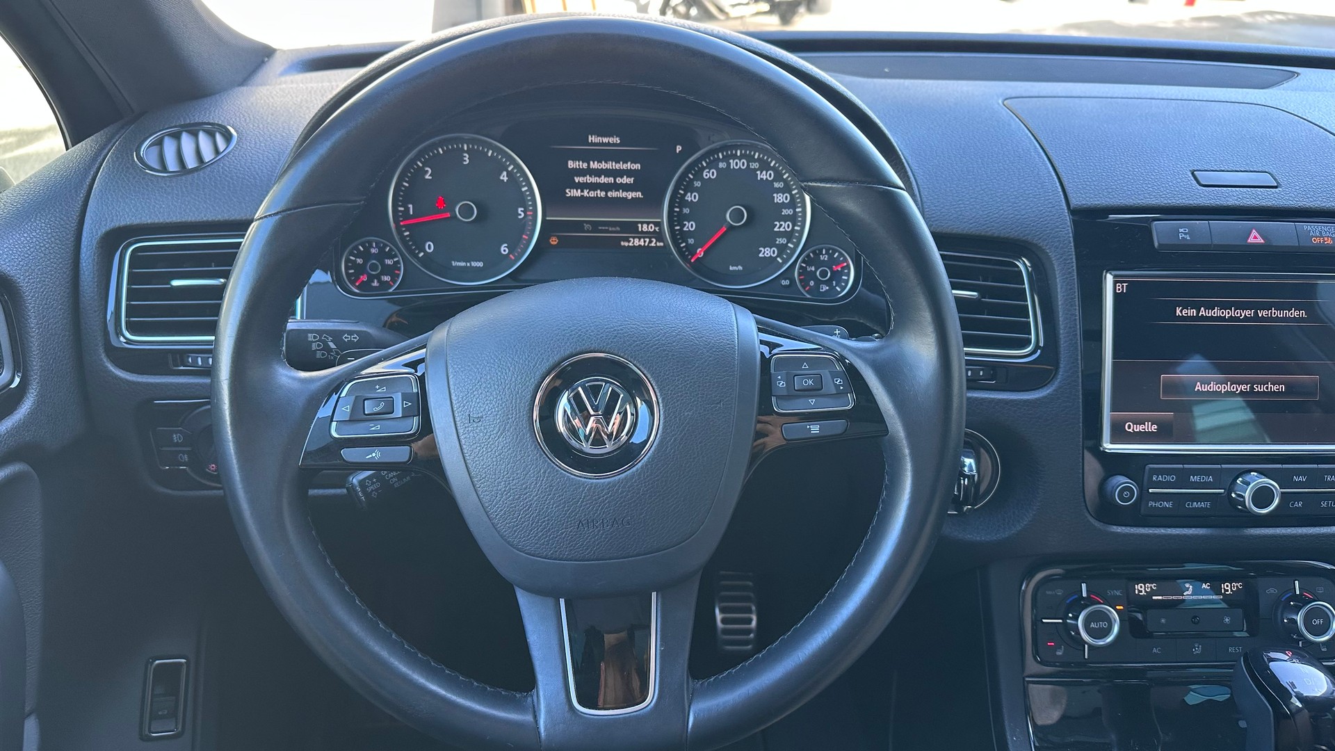 VW Touareg 3.0 TDI Tiptronic-image-8