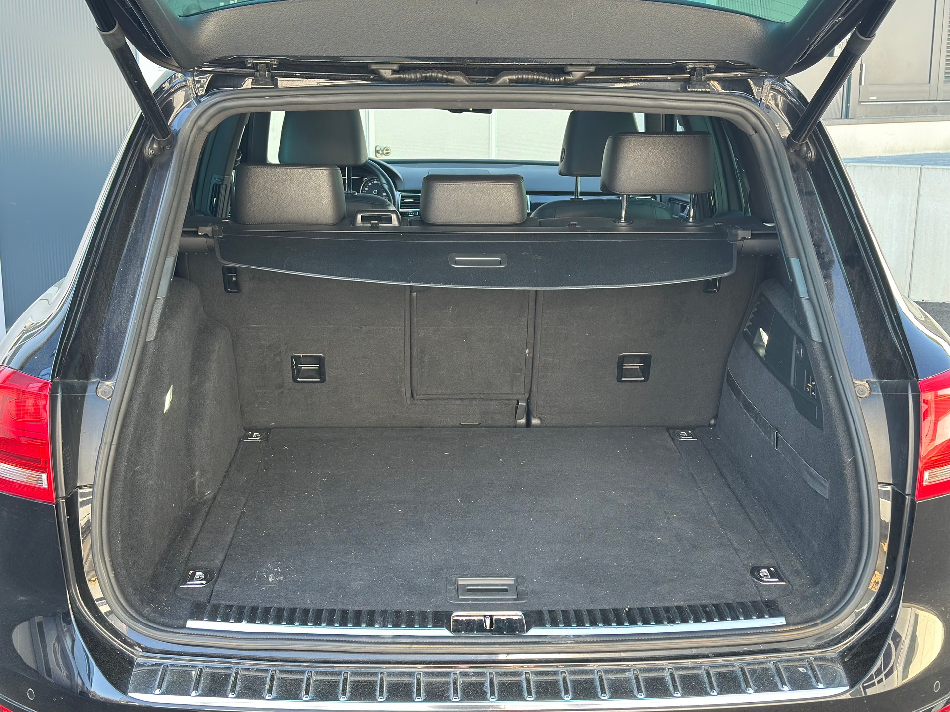 VW Touareg 3.0 TDI Tiptronic-image-5