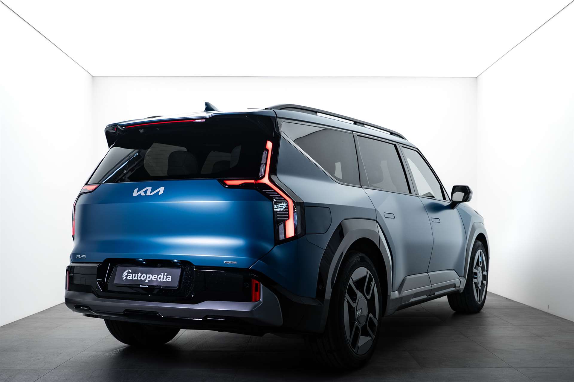 KIA KIA EV9 99,8 kWh GT-Line 7-Plätzer 4x4 385PS Automat-showroom-element-2