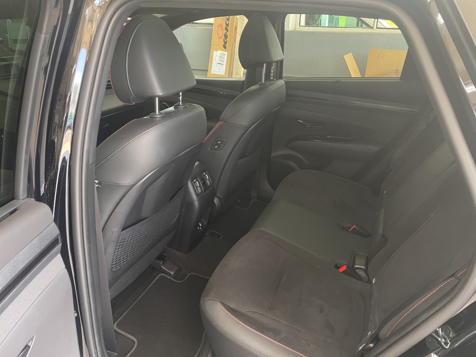 HYUNDAI Tucson 1.6 T-GDi PHEV N-Line LUX.pack 4WD-image-6