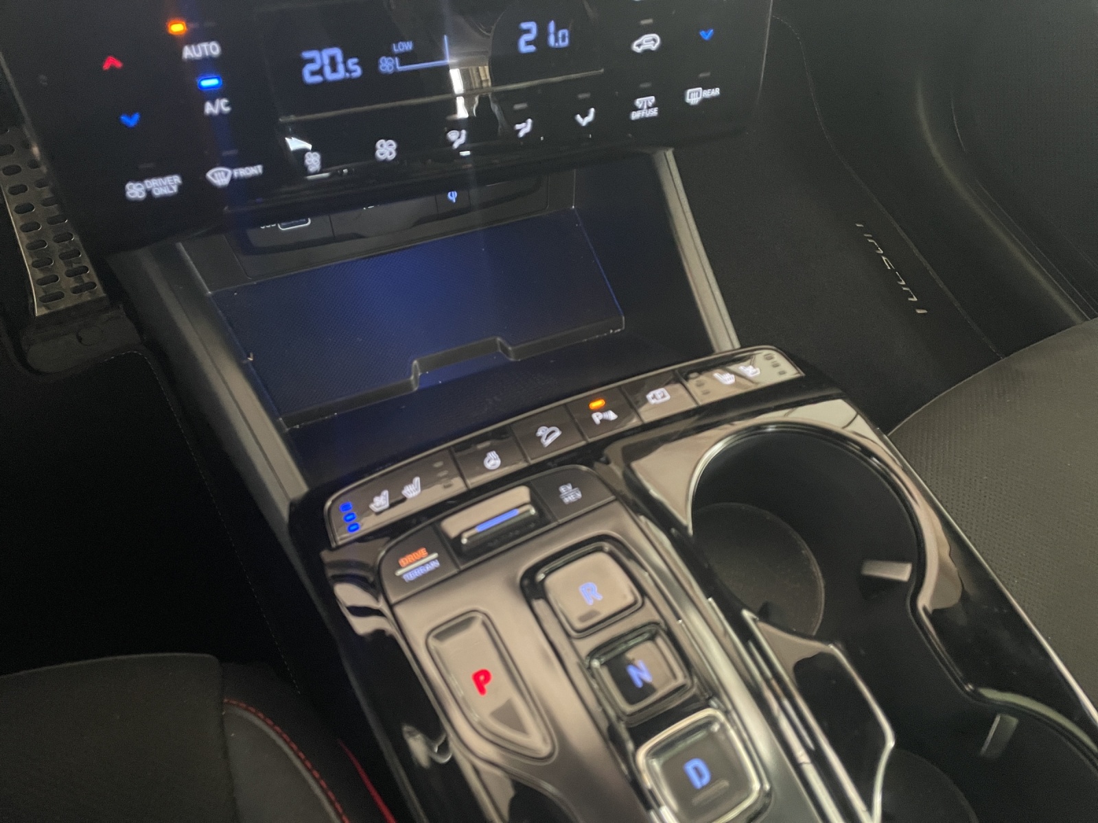 HYUNDAI Tucson 1.6 T-GDi PHEV N-Line LUX.pack 4WD-image-11