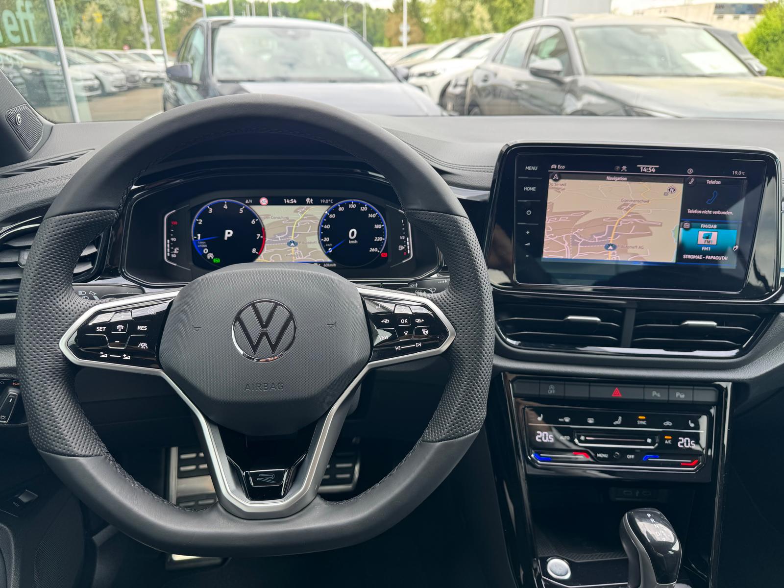 VW T-Roc 2.0 TSI R-Line DSG 4Motion-image-10