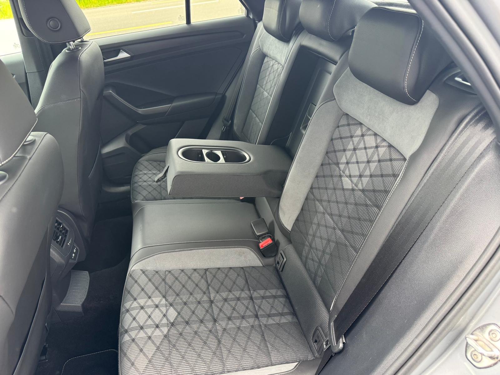 VW T-Roc 2.0 TSI R-Line DSG 4Motion-image-7