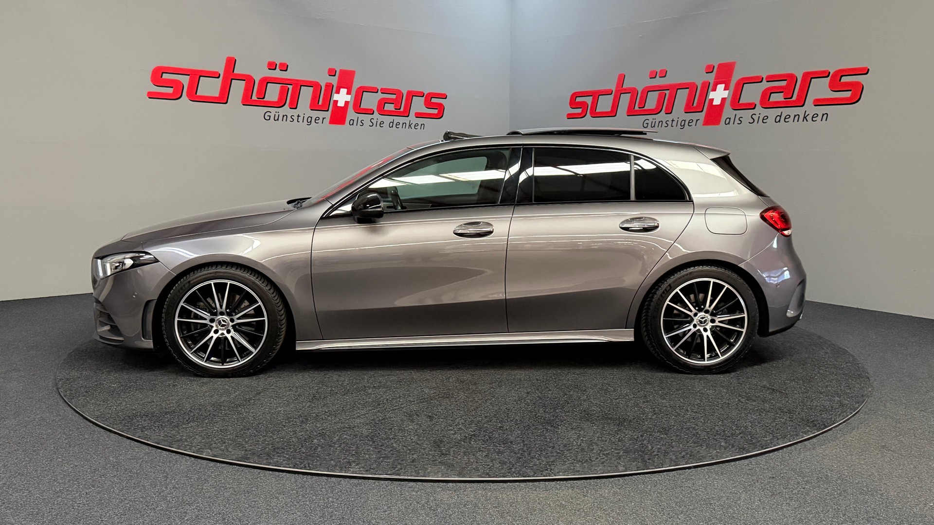 MERCEDES-BENZ A 220 AMG Line 7G-DCT 4Matic-image-2