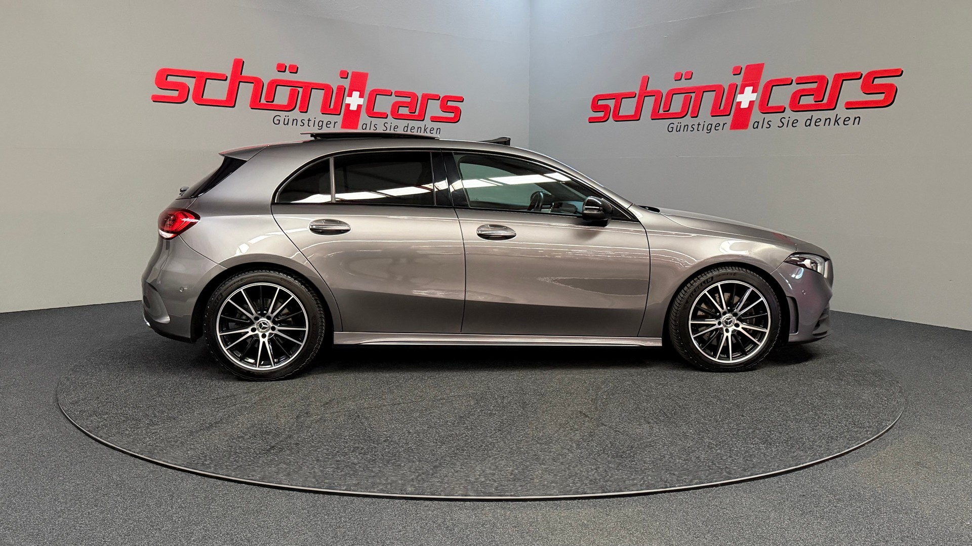 MERCEDES-BENZ A 220 AMG Line 7G-DCT 4Matic-image-6