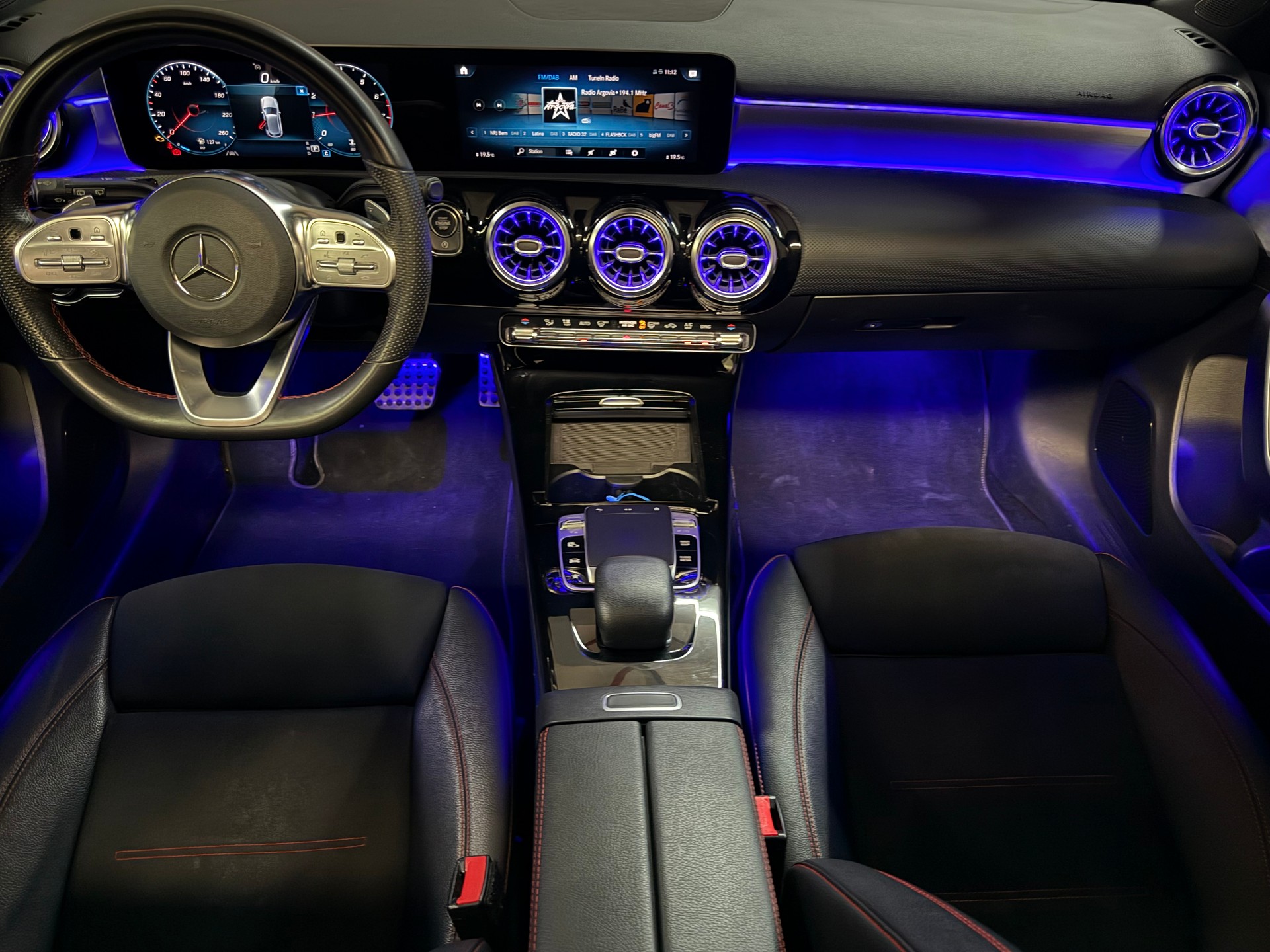 MERCEDES-BENZ A 220 AMG Line 7G-DCT 4Matic-image-15
