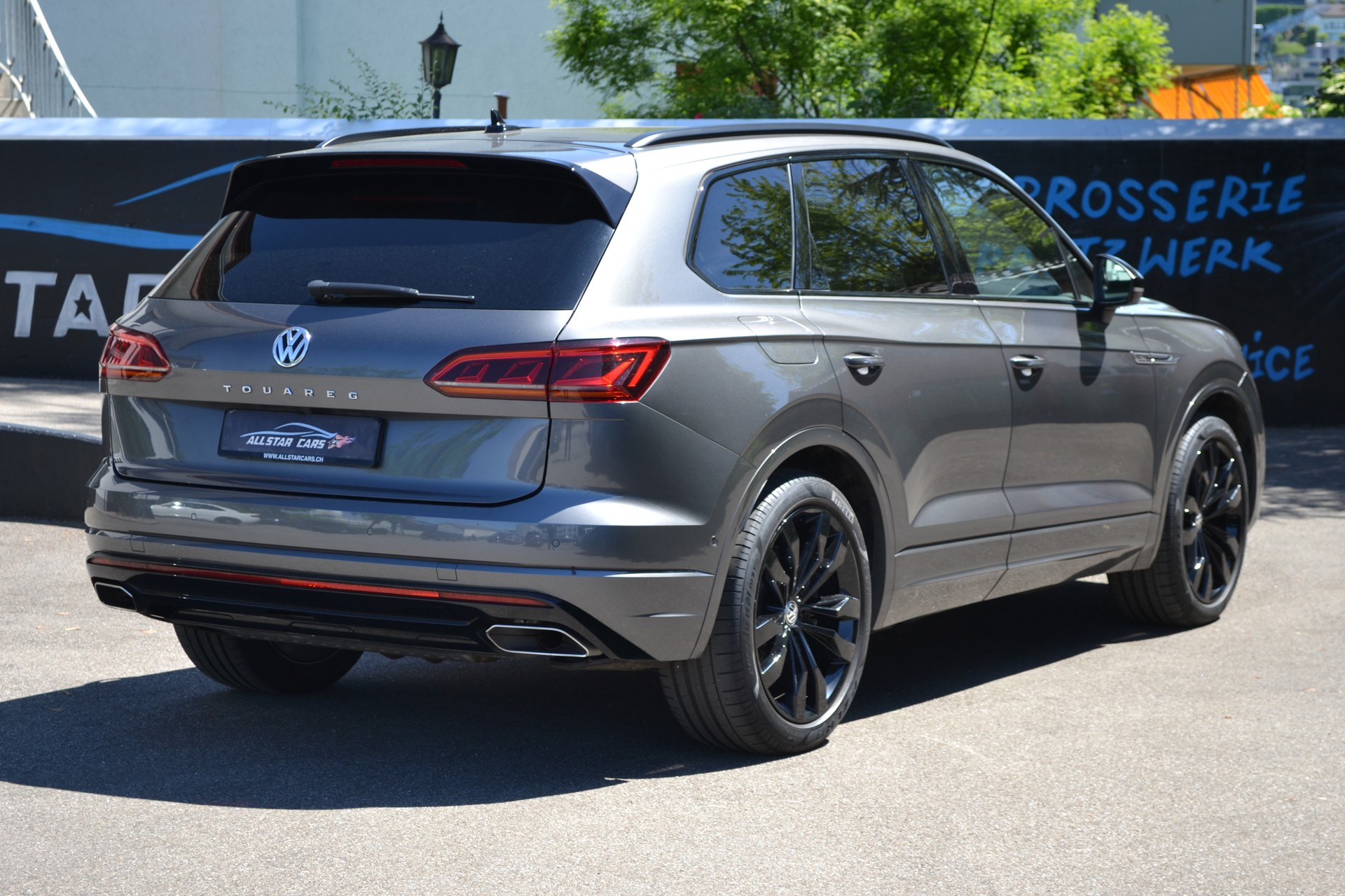 VW Touareg 3.0 TSI R-Line Tiptronic *CH-Fahrzeug*-image-3