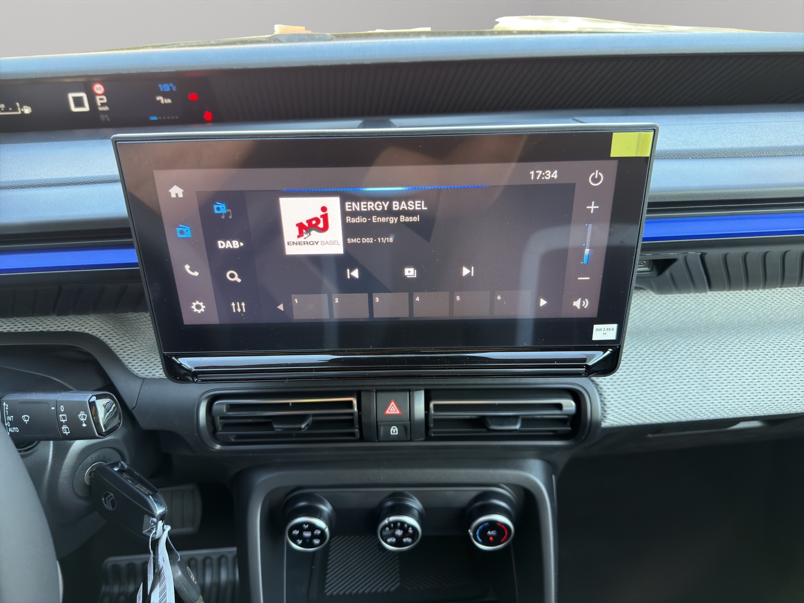CITROEN C3 1.2 Hybrid Plus-image-7
