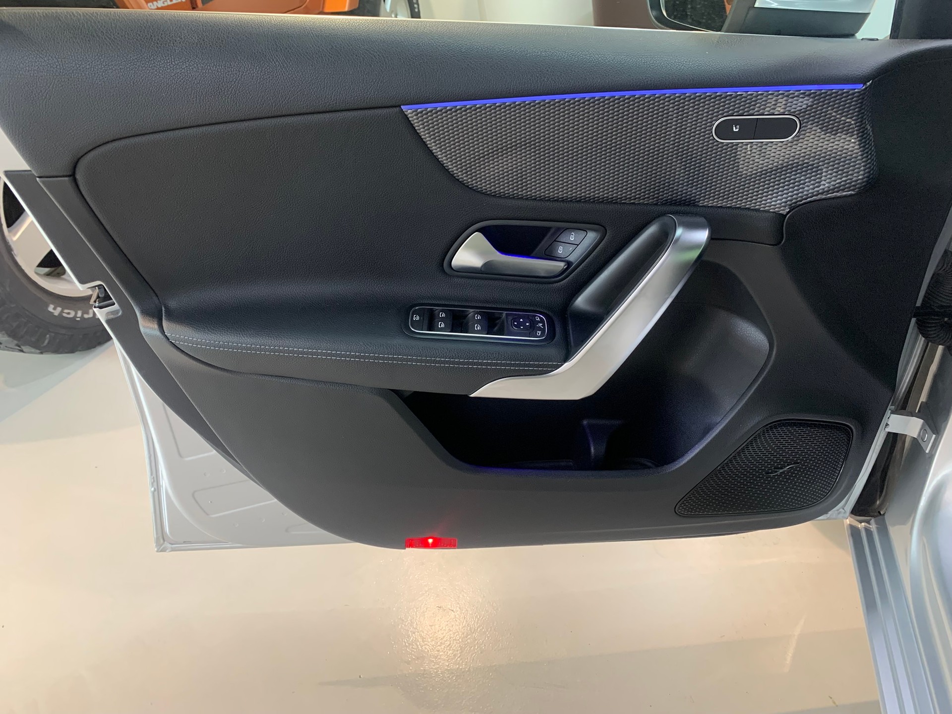 MERCEDES-BENZ A 200 Progressive 7G-DCT-image-14