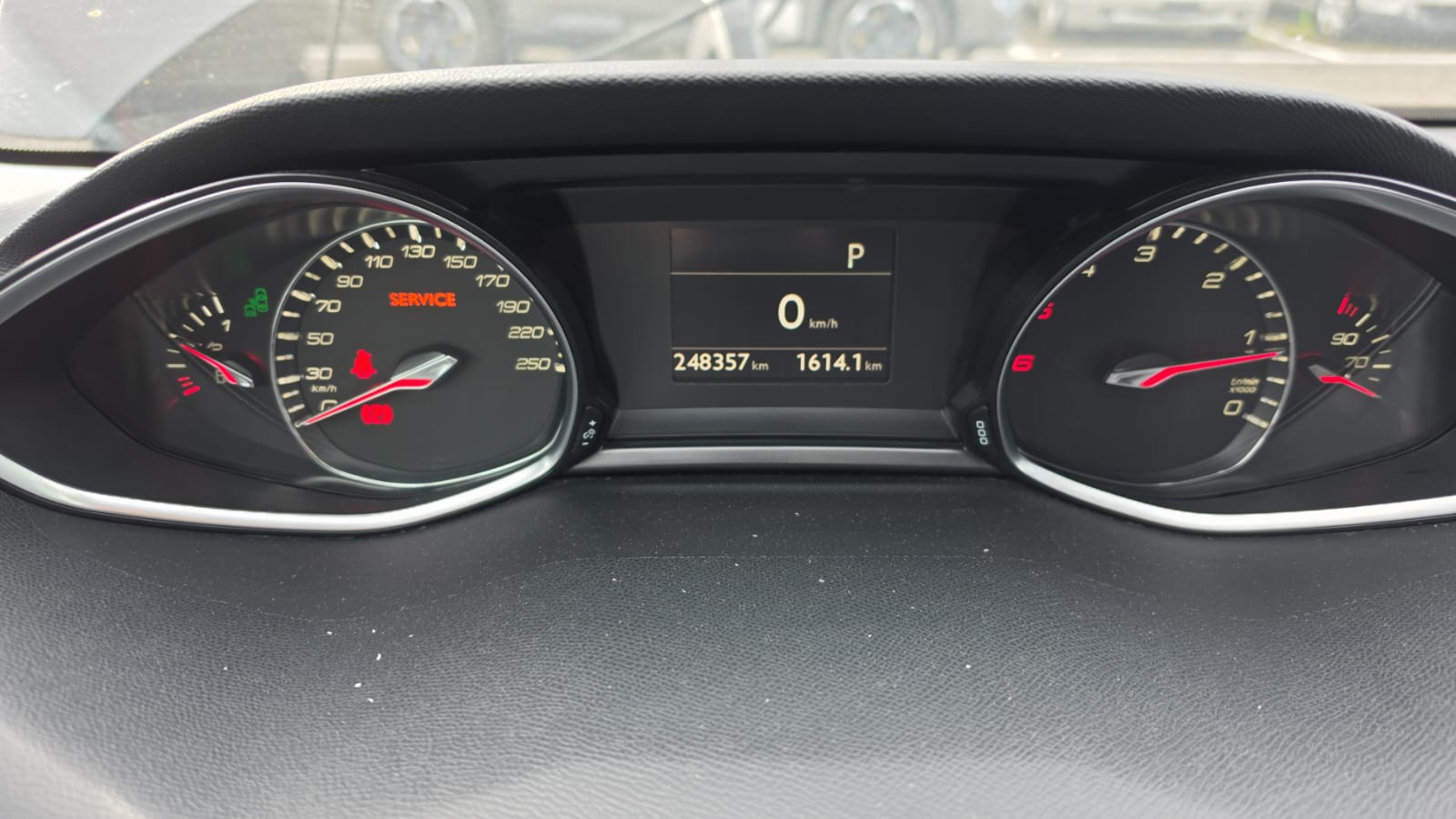 PEUGEOT 308 SW 1.6 BlueHDI Allure Automatic-image-14