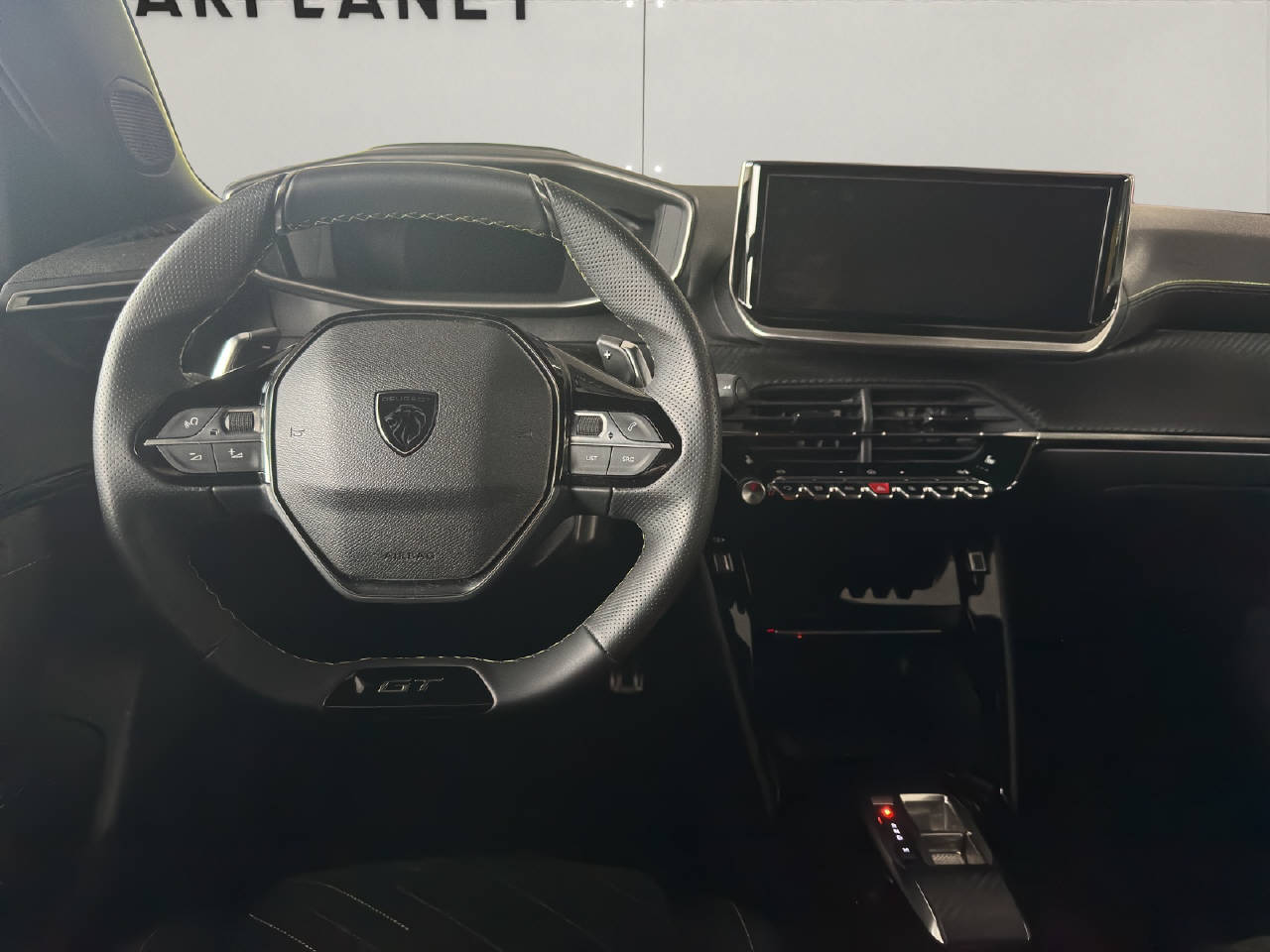 PEUGEOT 2008 1.2 Hybrid 145 PS GT-image-7