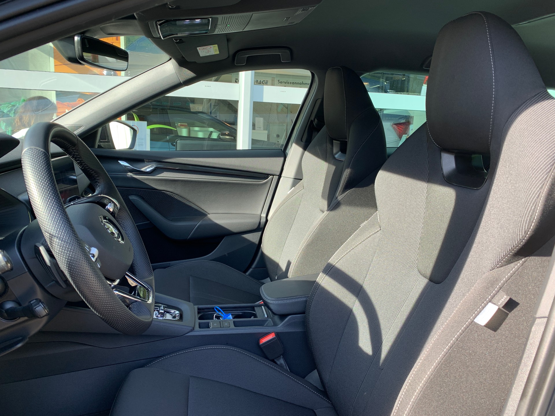 SKODA Octavia Combi 2.0 TSI SportLine DSG 4x4-image-8