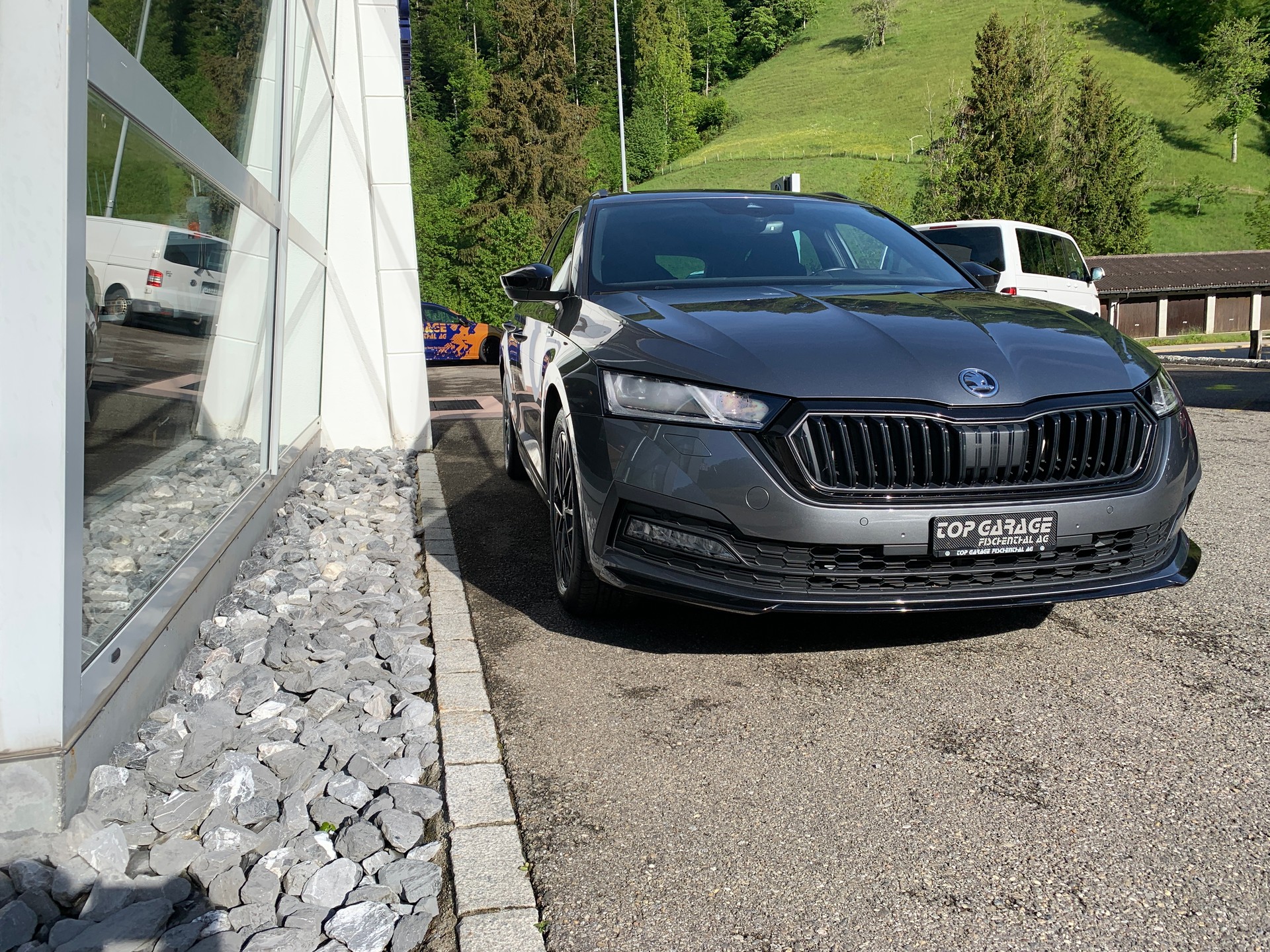 SKODA Octavia Combi 2.0 TSI SportLine DSG 4x4-image-2