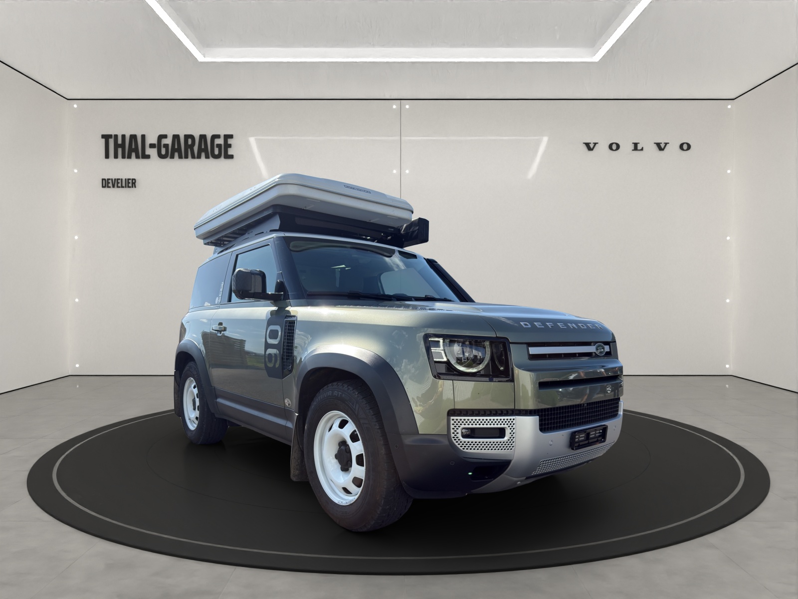 LAND ROVER Defender 90 3.0 D I6 250 First Edition-image-2