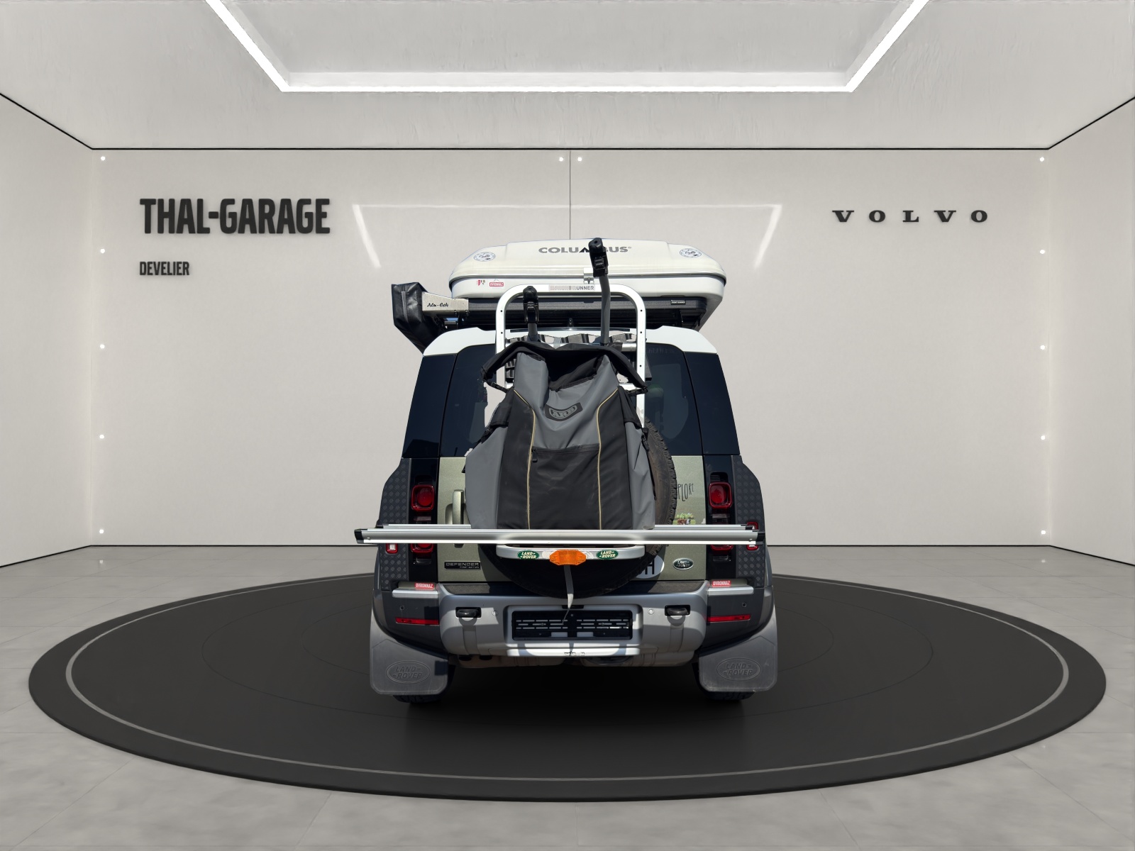 LAND ROVER Defender 90 3.0 D I6 250 First Edition-image-3