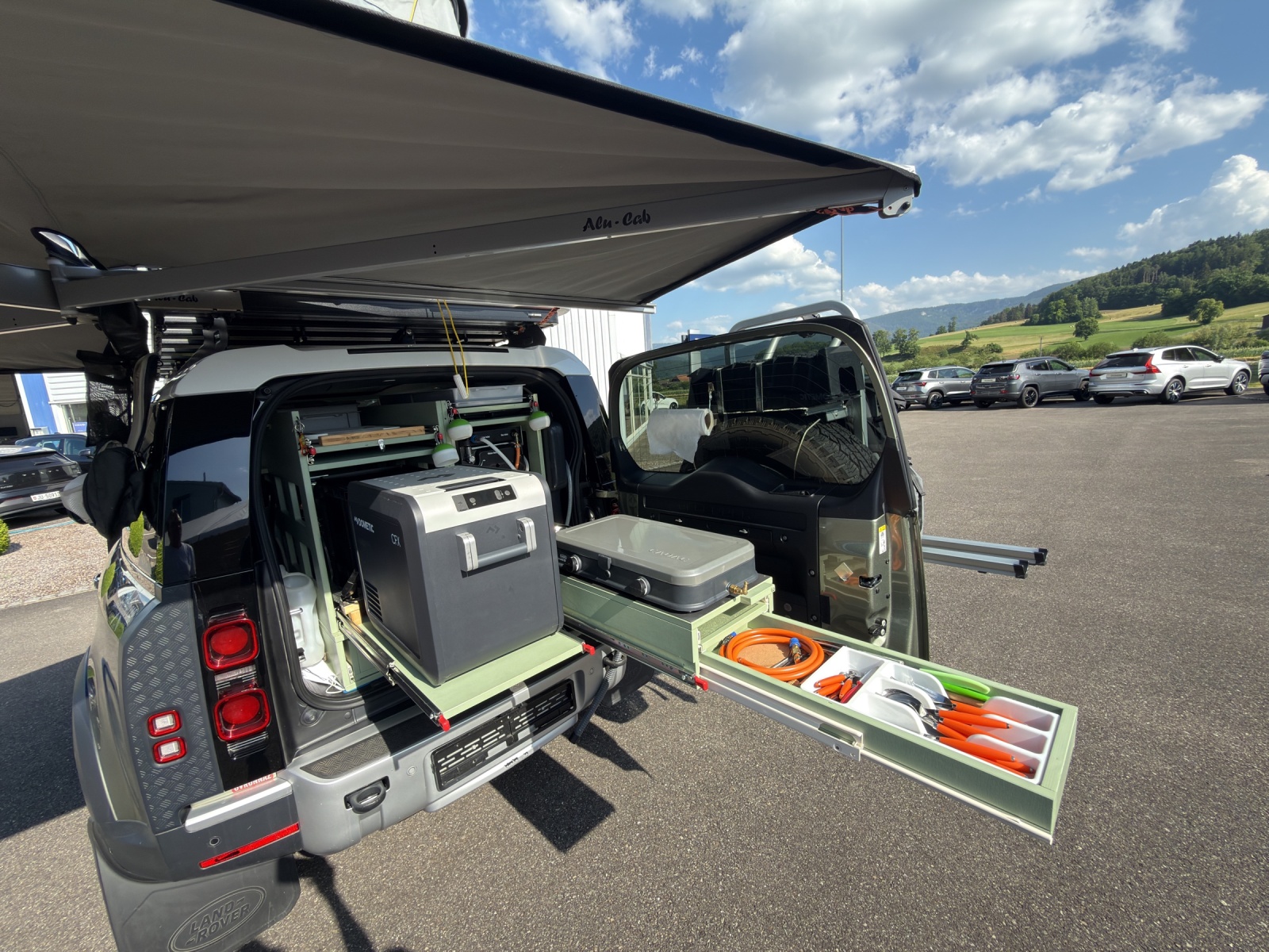 LAND ROVER Defender 90 3.0 D I6 250 First Edition-image-15