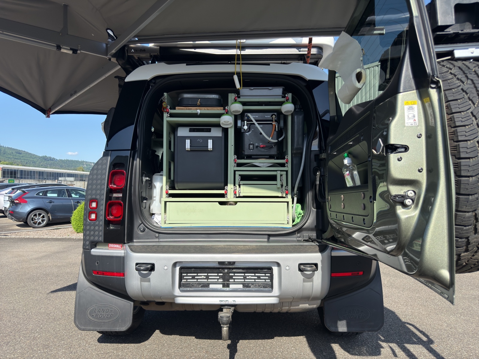 LAND ROVER Defender 90 3.0 D I6 250 First Edition-image-13