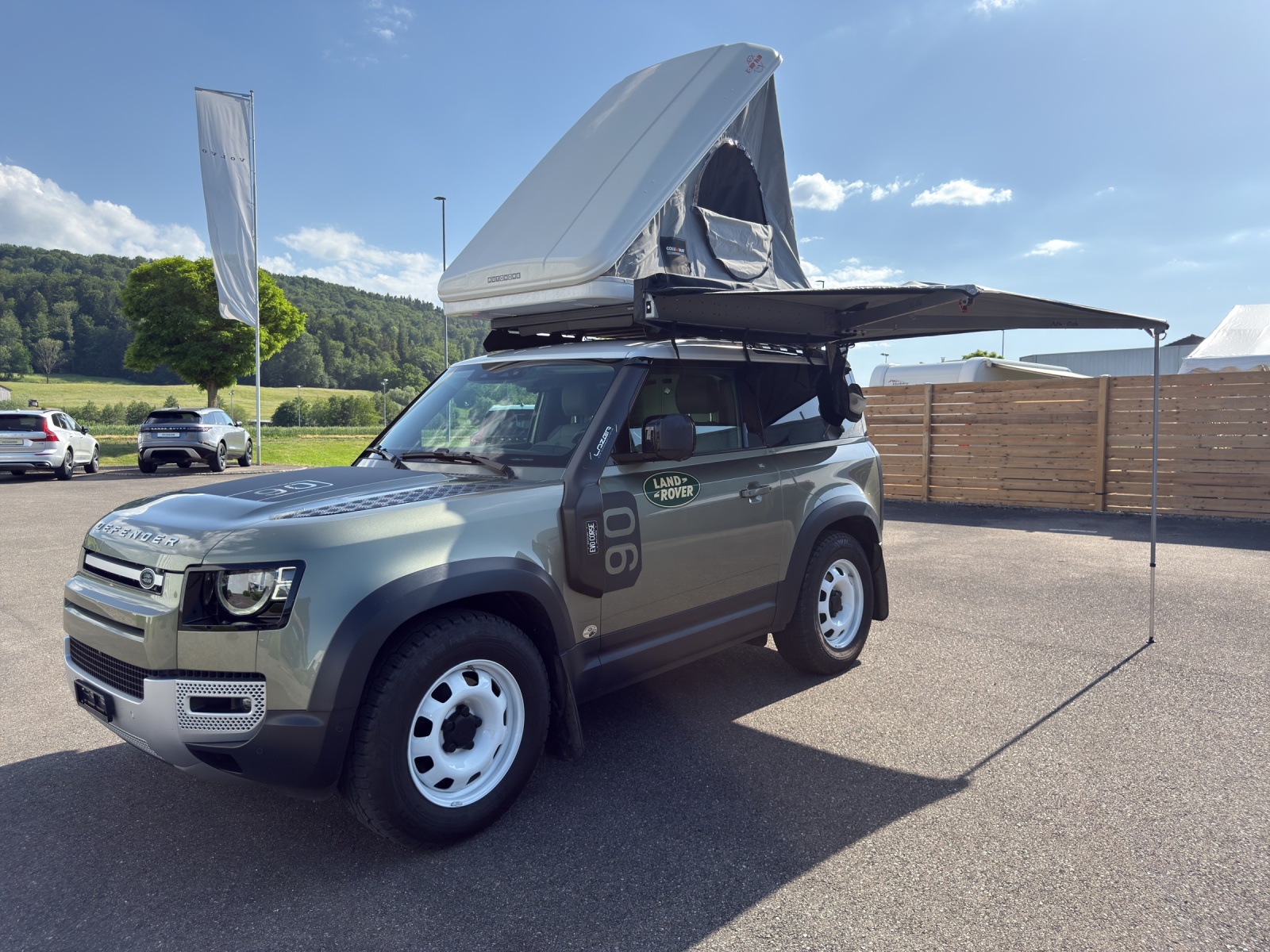 LAND ROVER Defender 90 3.0 D I6 250 First Edition-image-10