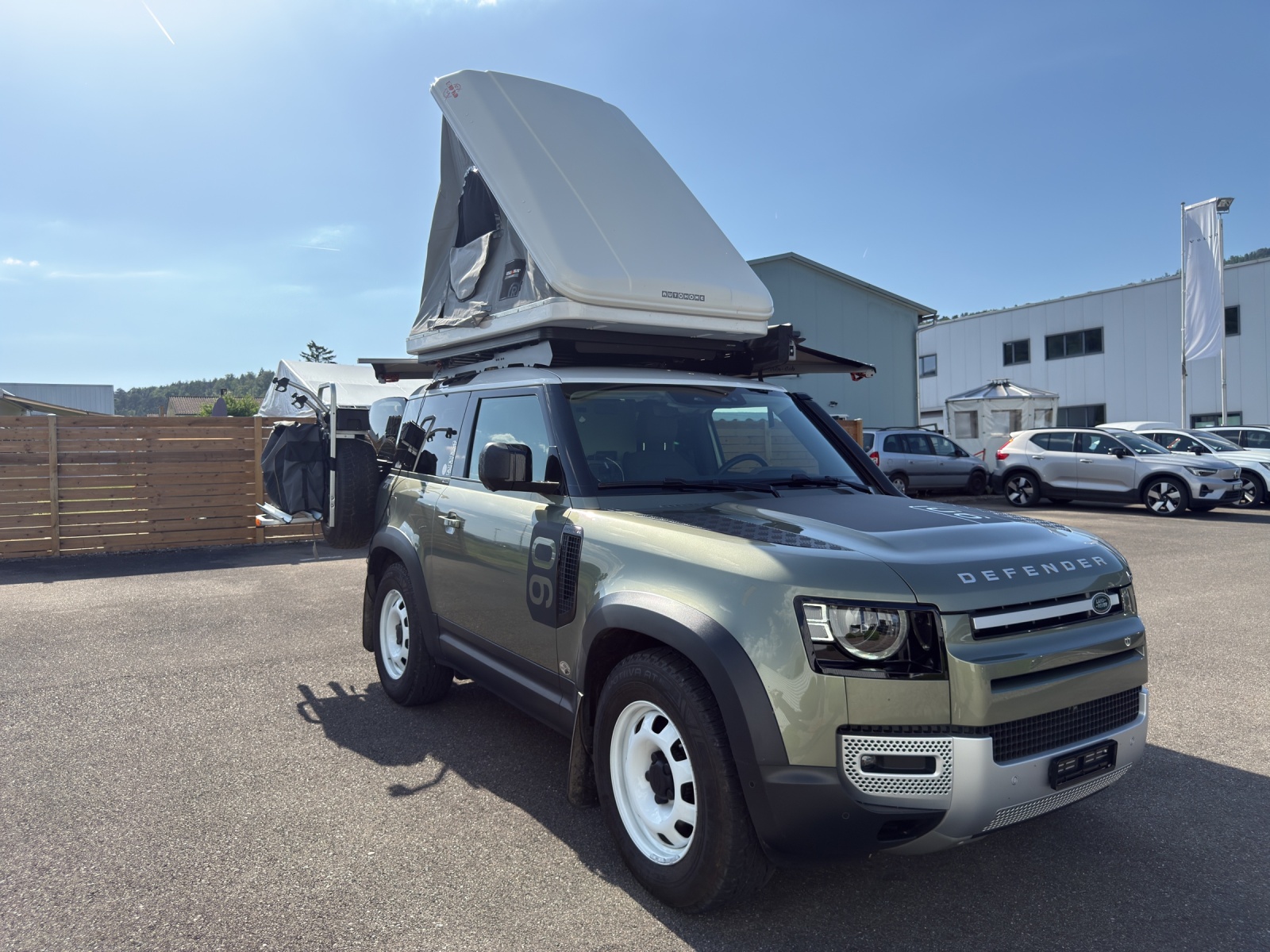 LAND ROVER Defender 90 3.0 D I6 250 First Edition-image-11