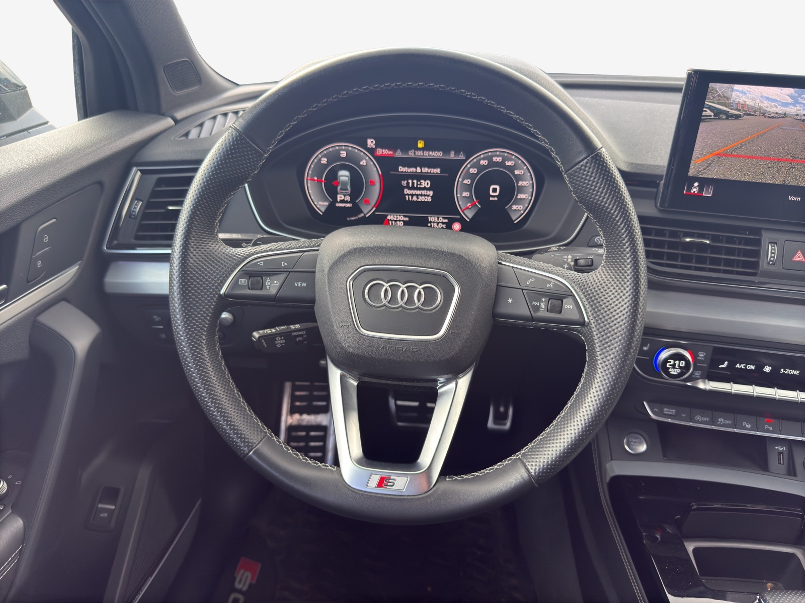 AUDI Q5 40 TDI Black Edition quattro S-tronic-image-9