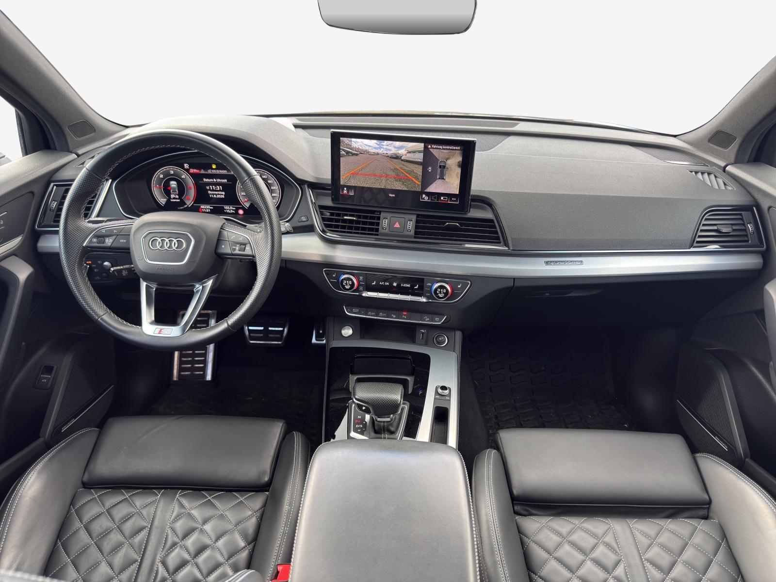 AUDI Q5 40 TDI Black Edition quattro S-tronic-image-8