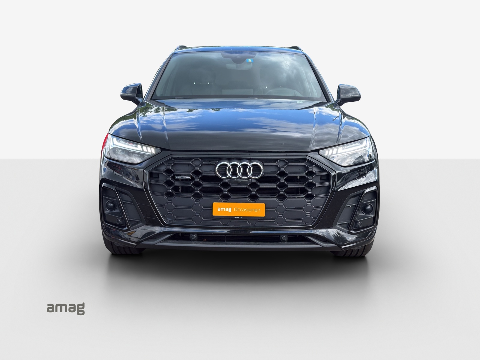 AUDI Q5 40 TDI Black Edition quattro S-tronic-image-6