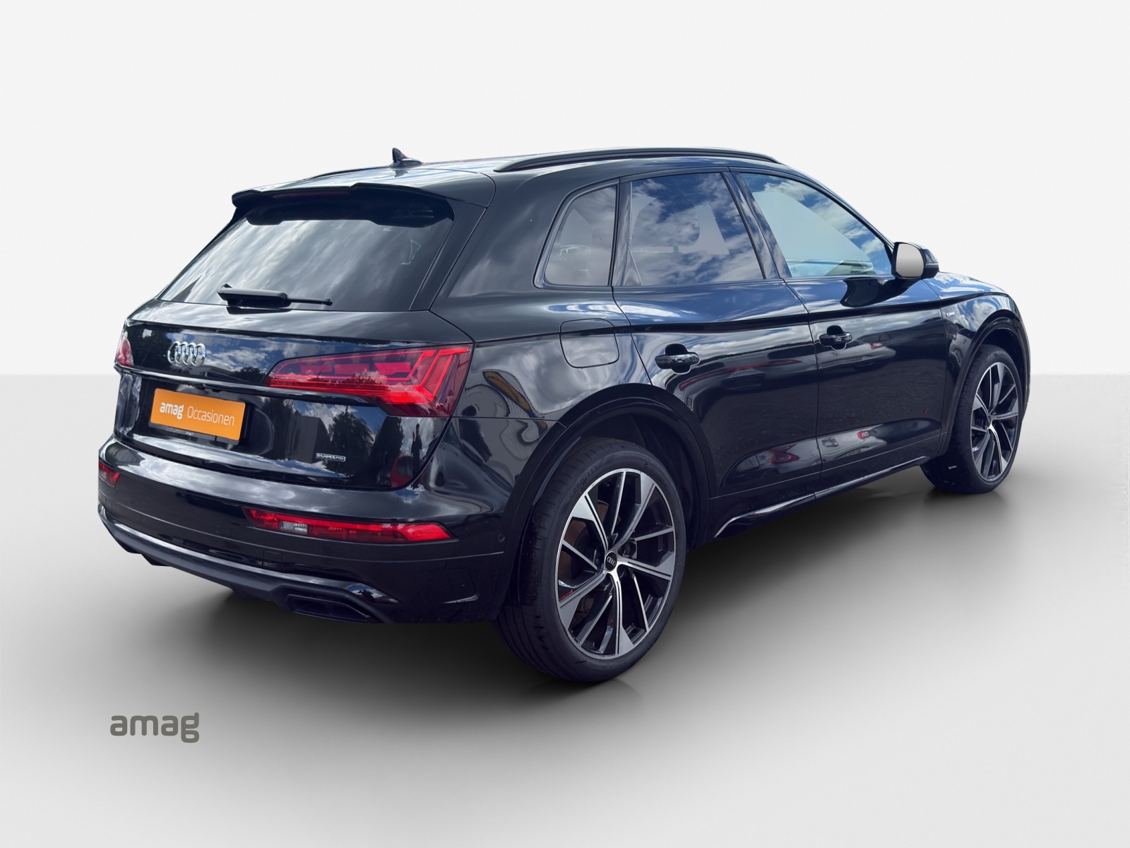 AUDI Q5 40 TDI Black Edition quattro S-tronic-image-4