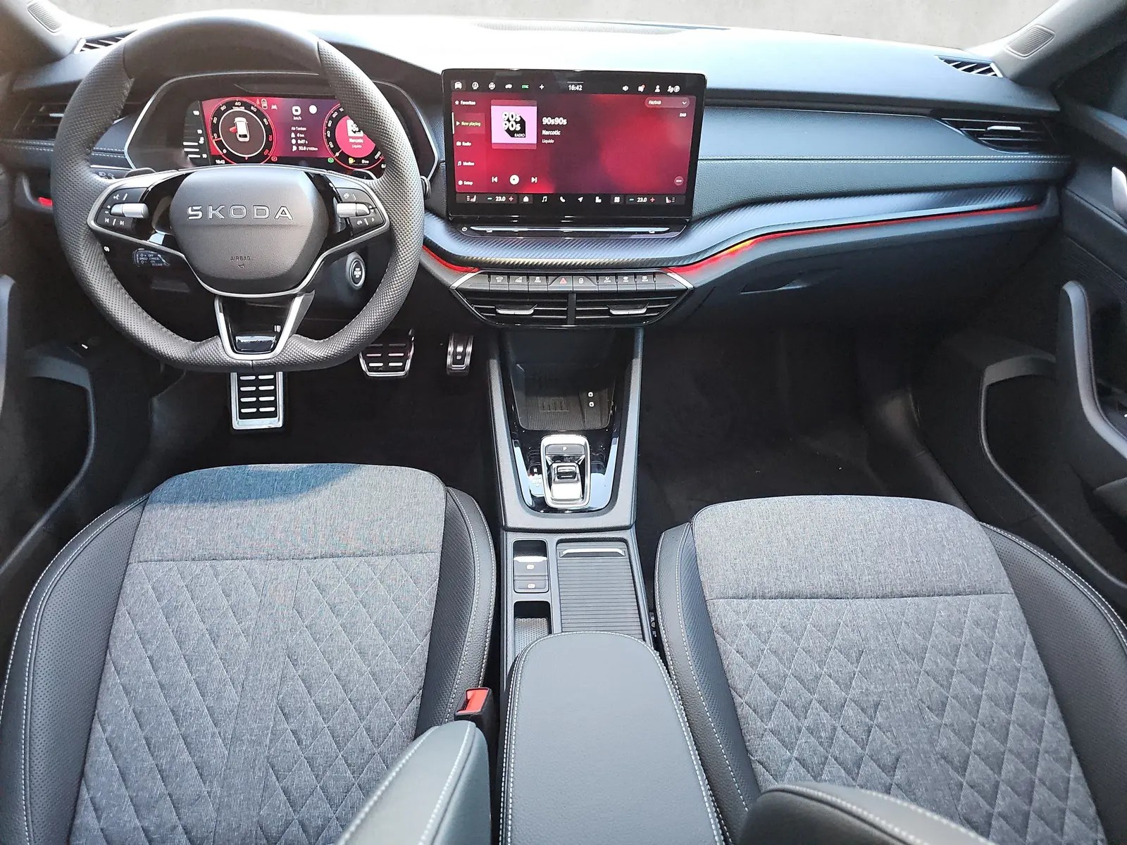 SKODA Octavia Combi 2.0 TSI DSG Sport Line 4x4-image-9