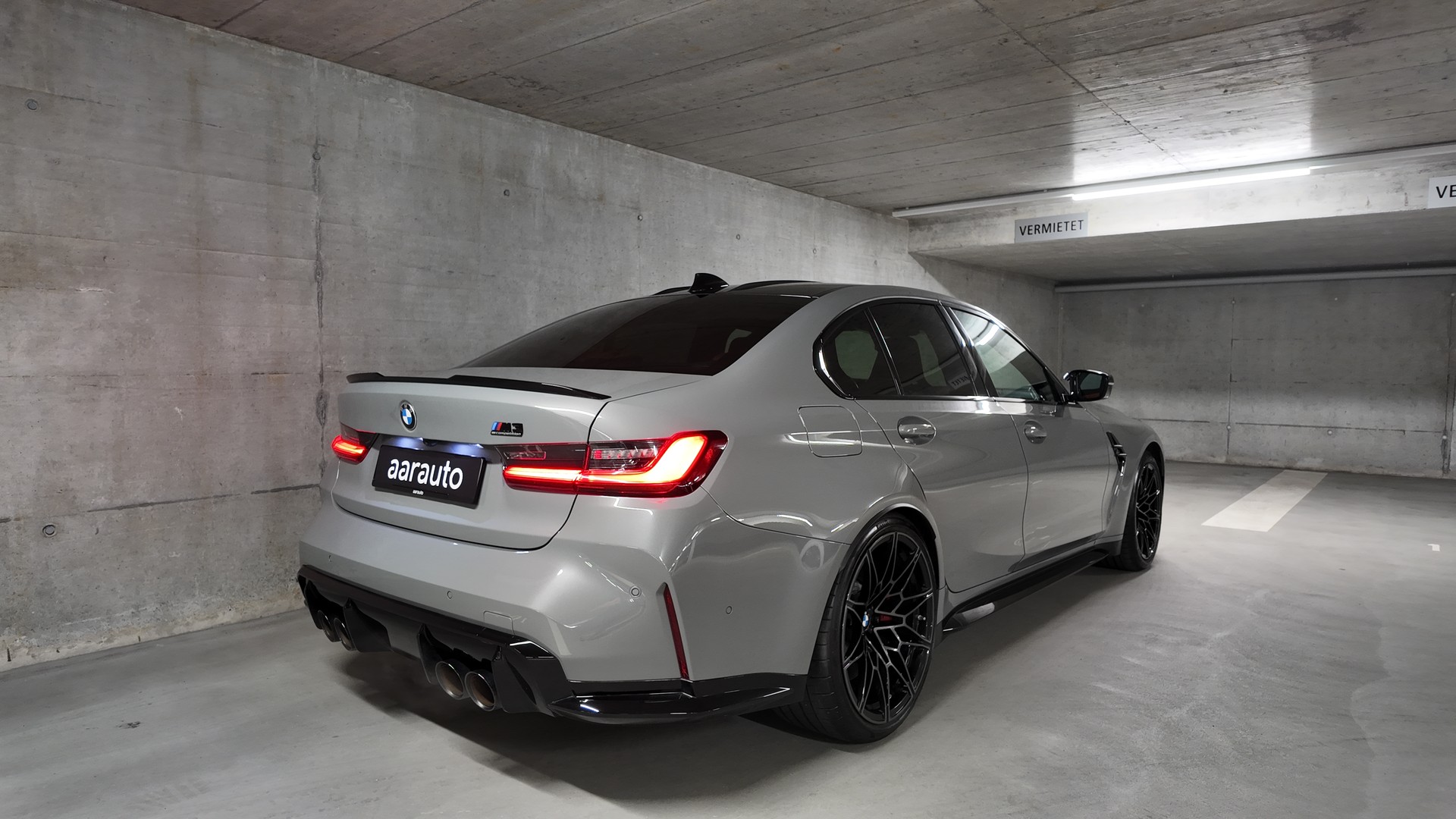 BMW M3 Competition M xDrive-image-4