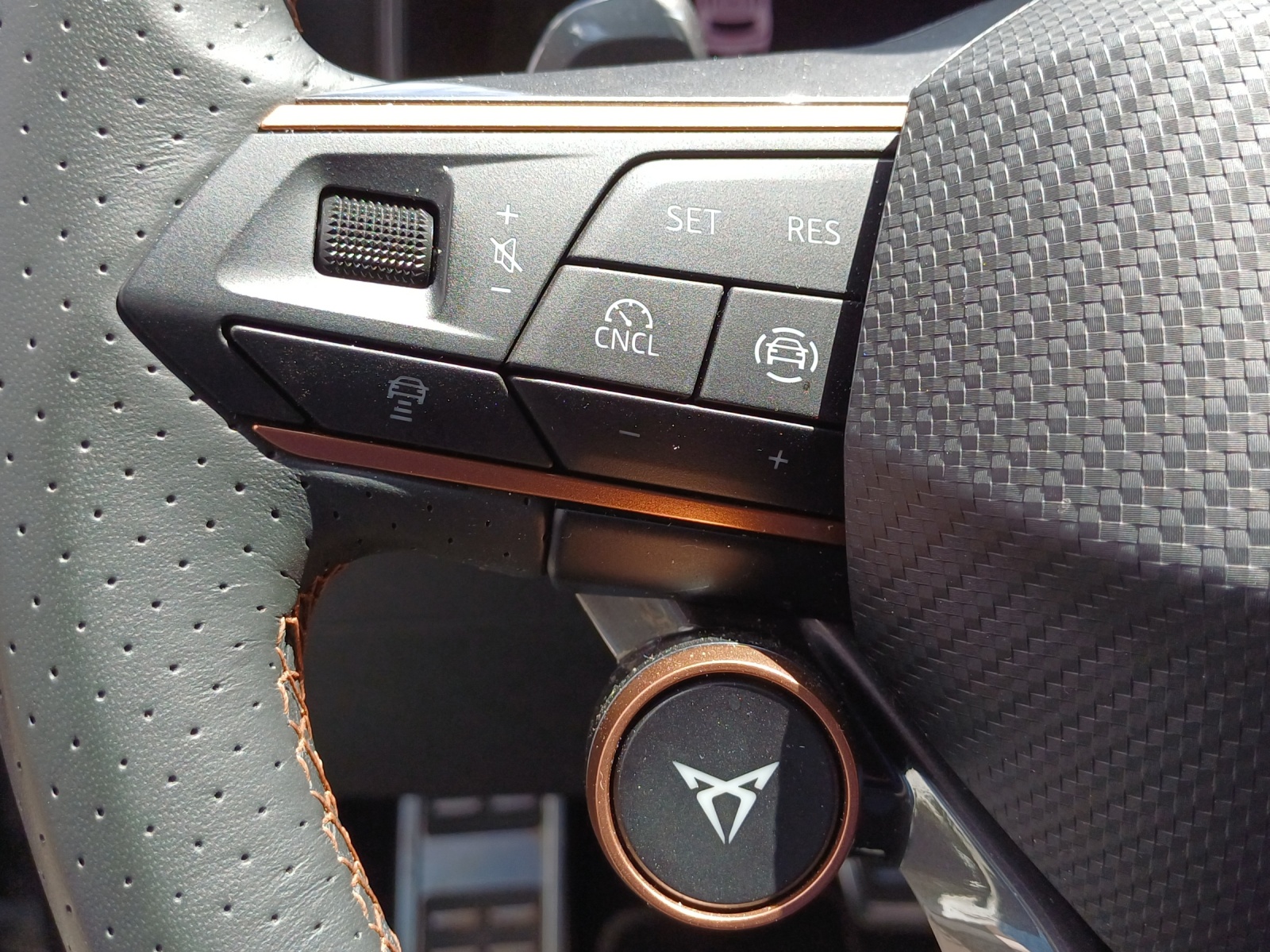 CUPRA Formentor 1.5 TSI DSG-image-13